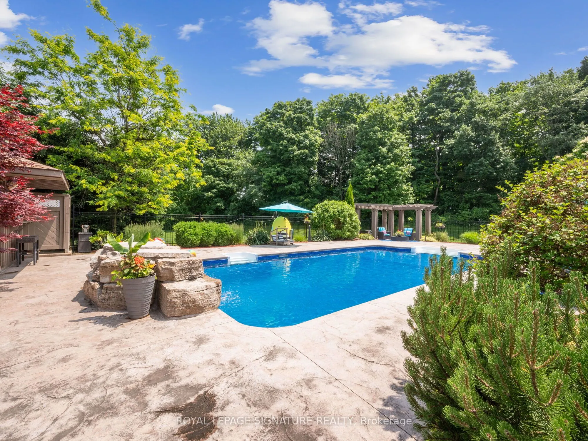 10 Forest Ridge Crescent