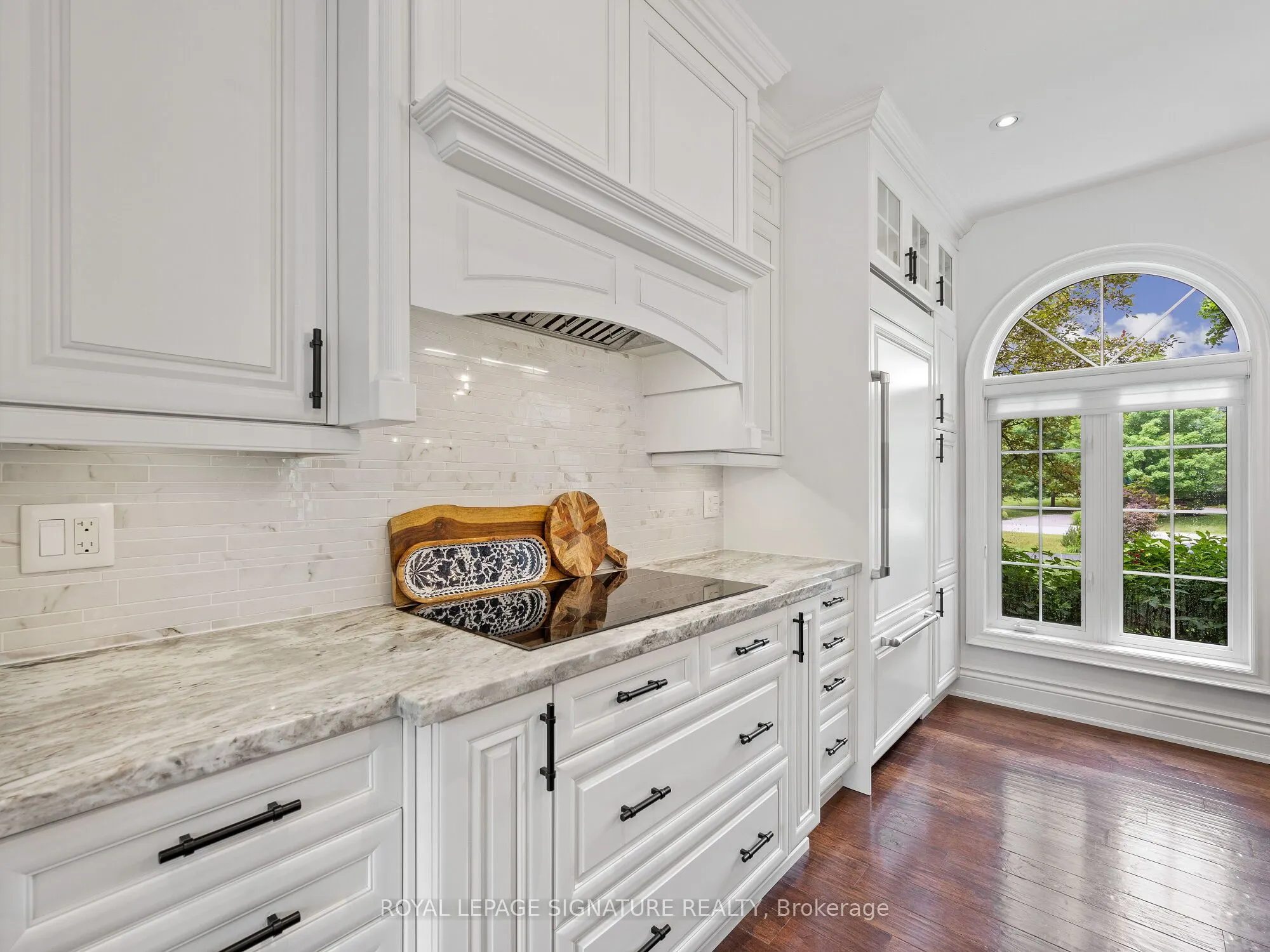 10 Forest Ridge Crescent