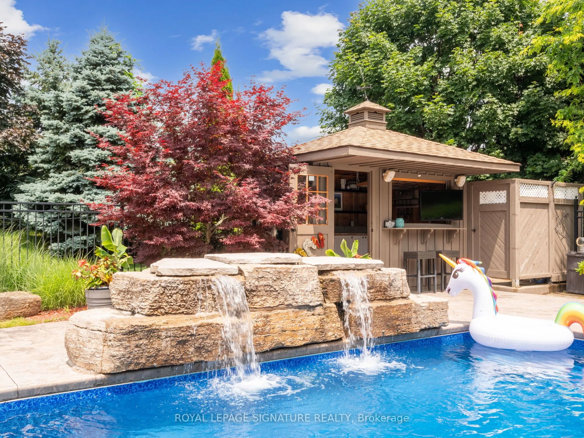 10 Forest Ridge Crescent