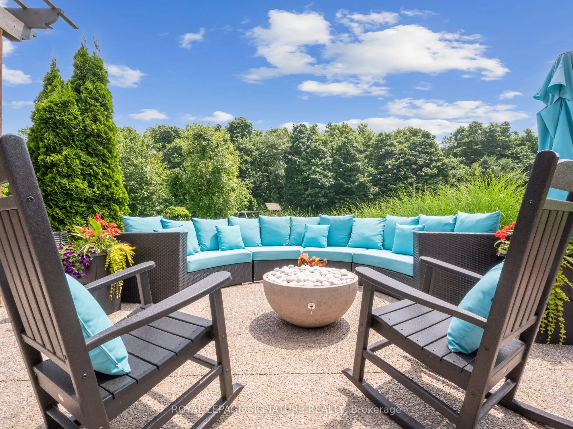 10 Forest Ridge Crescent
