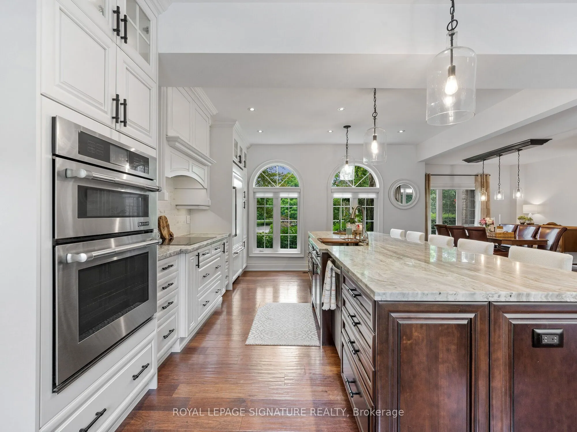 10 Forest Ridge Crescent