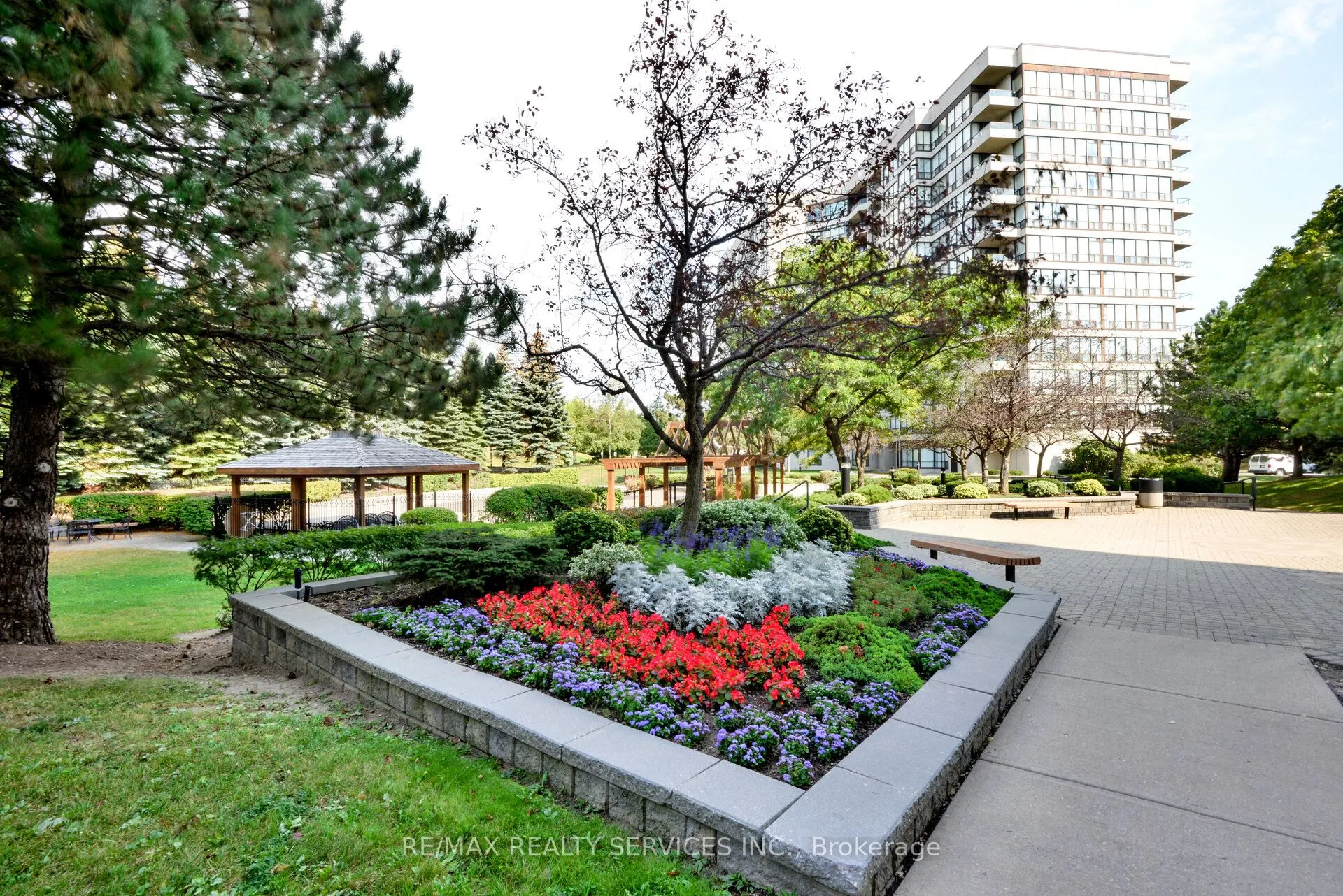 12 Laurelcrest Street, #1213