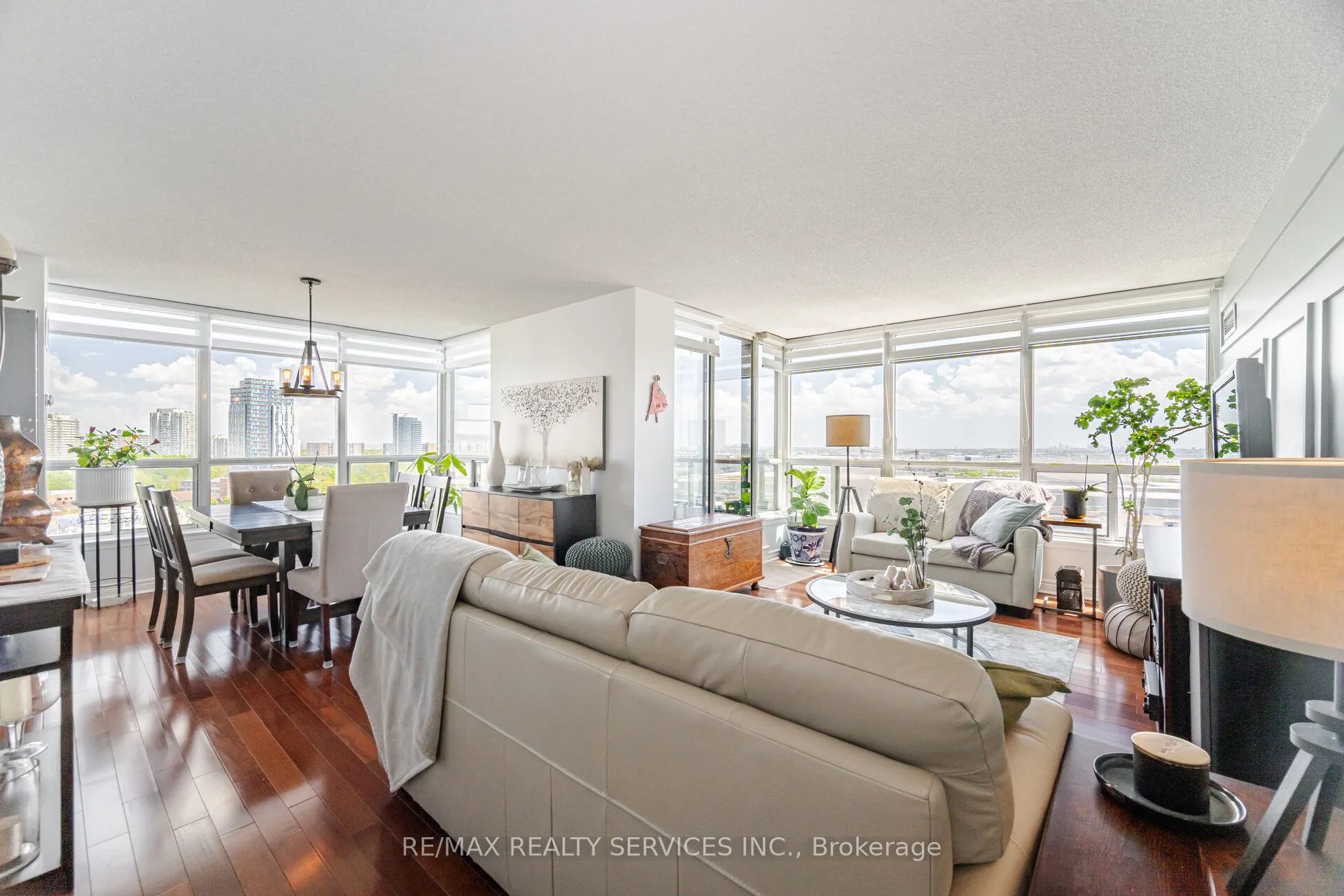 12 Laurelcrest Street, #1213
