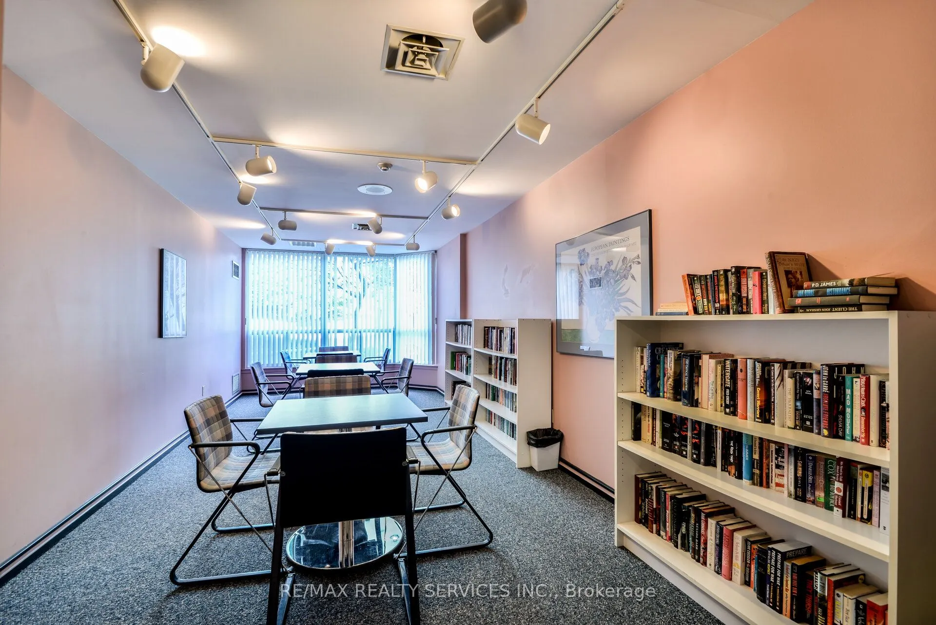 12 Laurelcrest Street, #1213