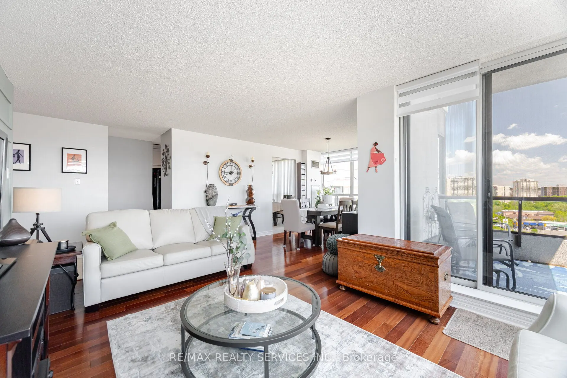 12 Laurelcrest Street, #1213