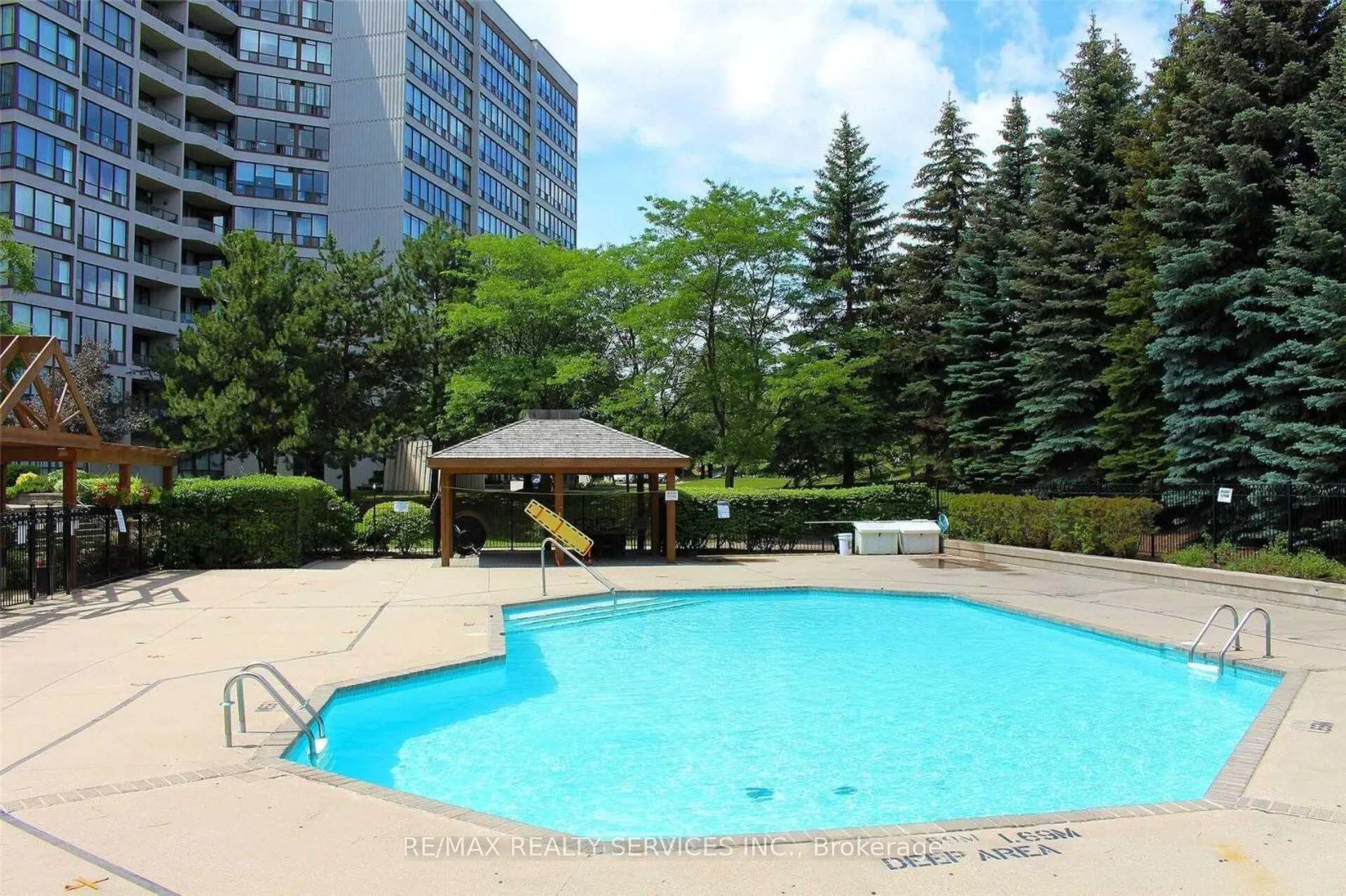 12 Laurelcrest Street, #1213