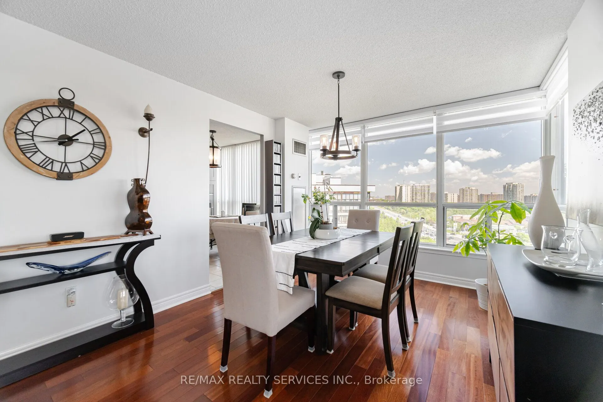 12 Laurelcrest Street, #1213