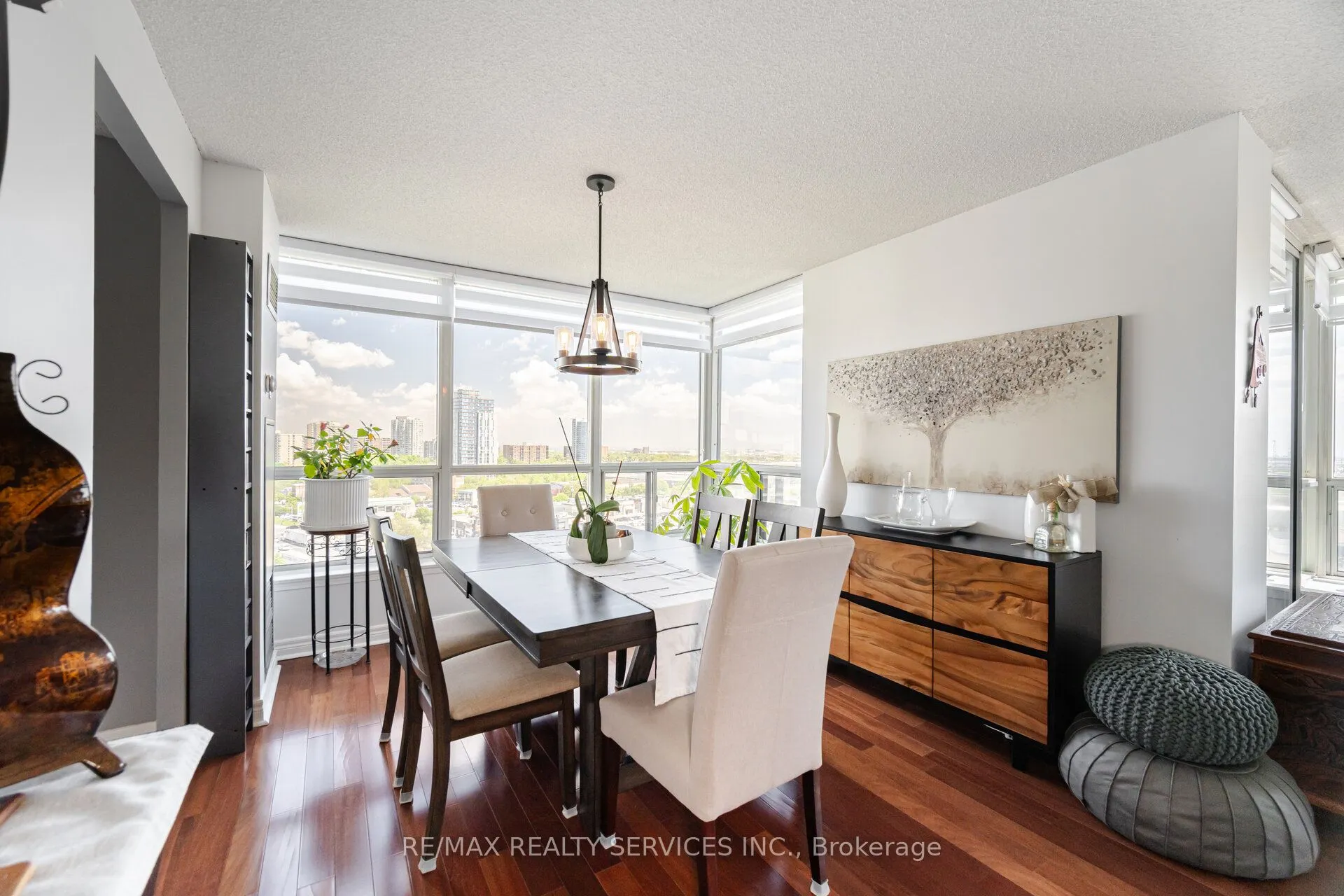 12 Laurelcrest Street, #1213