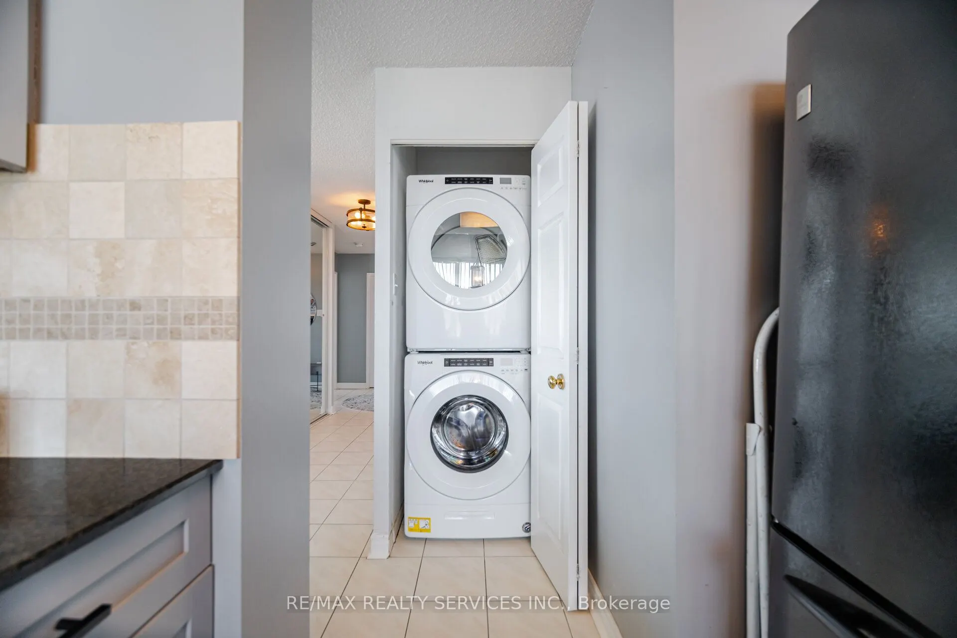 12 Laurelcrest Street, #1213