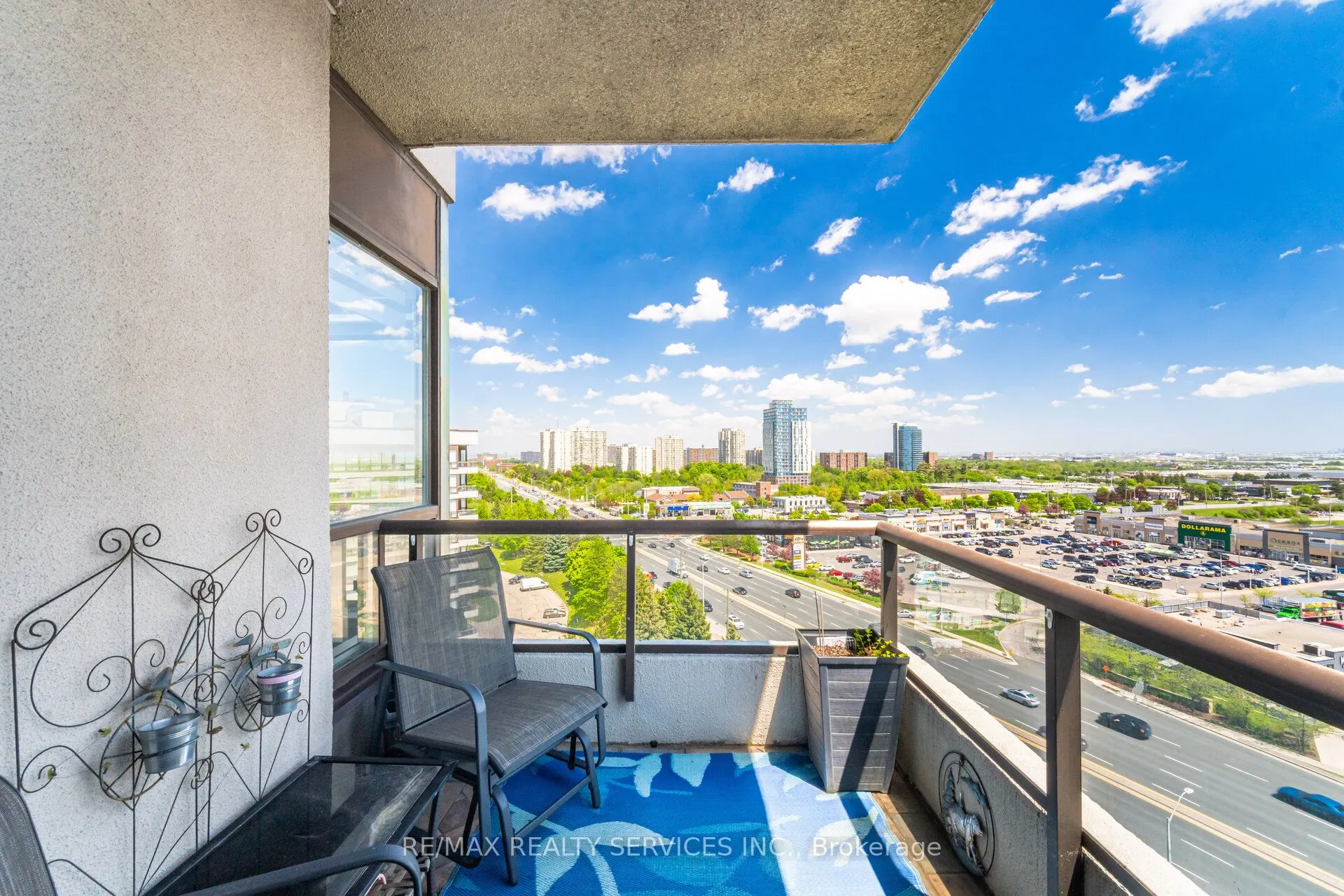 12 Laurelcrest Street, #1213