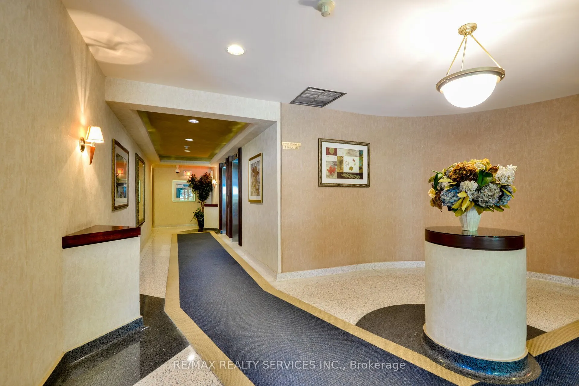 12 Laurelcrest Street, #1213