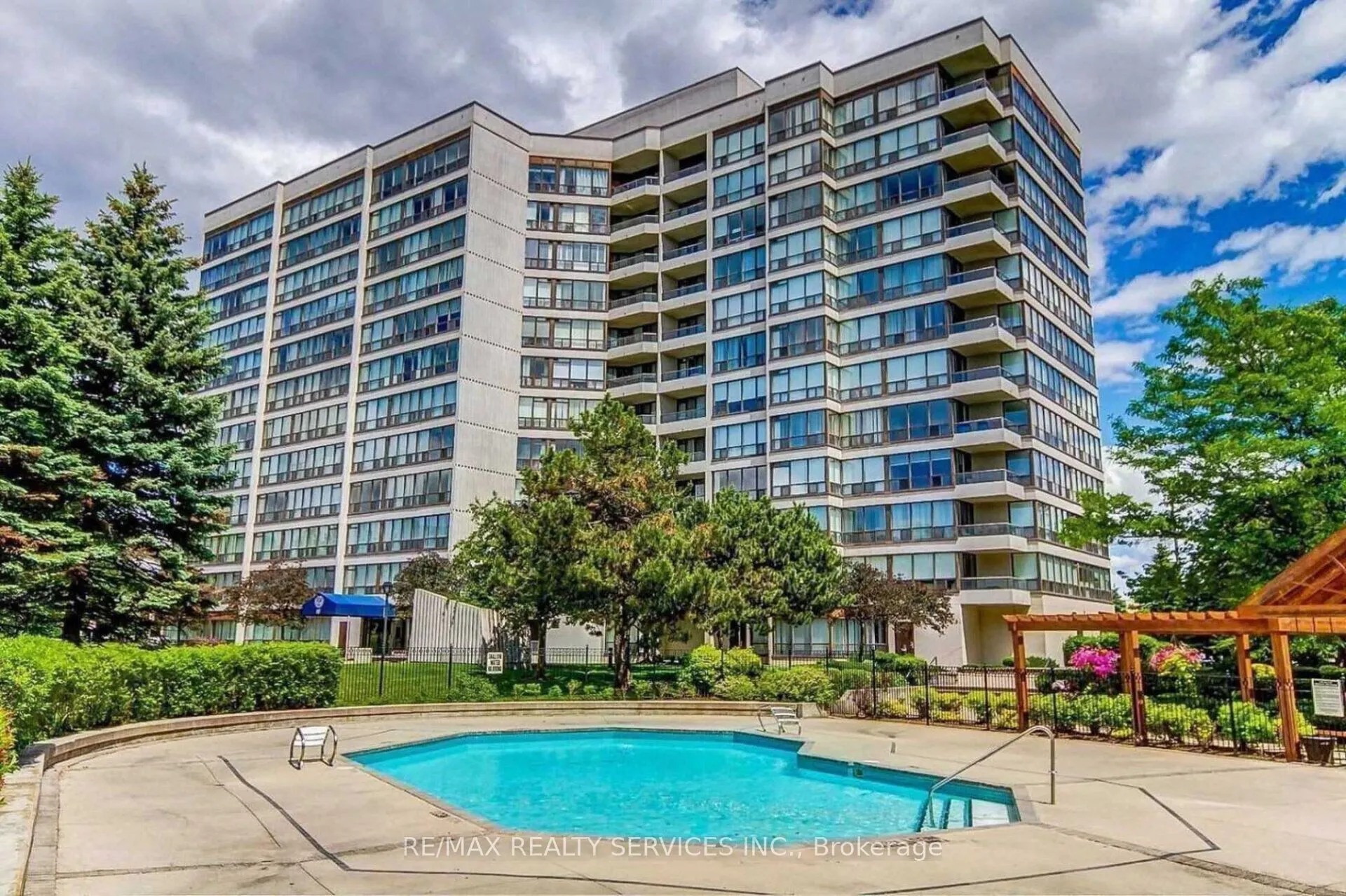 12 Laurelcrest Street, #1213