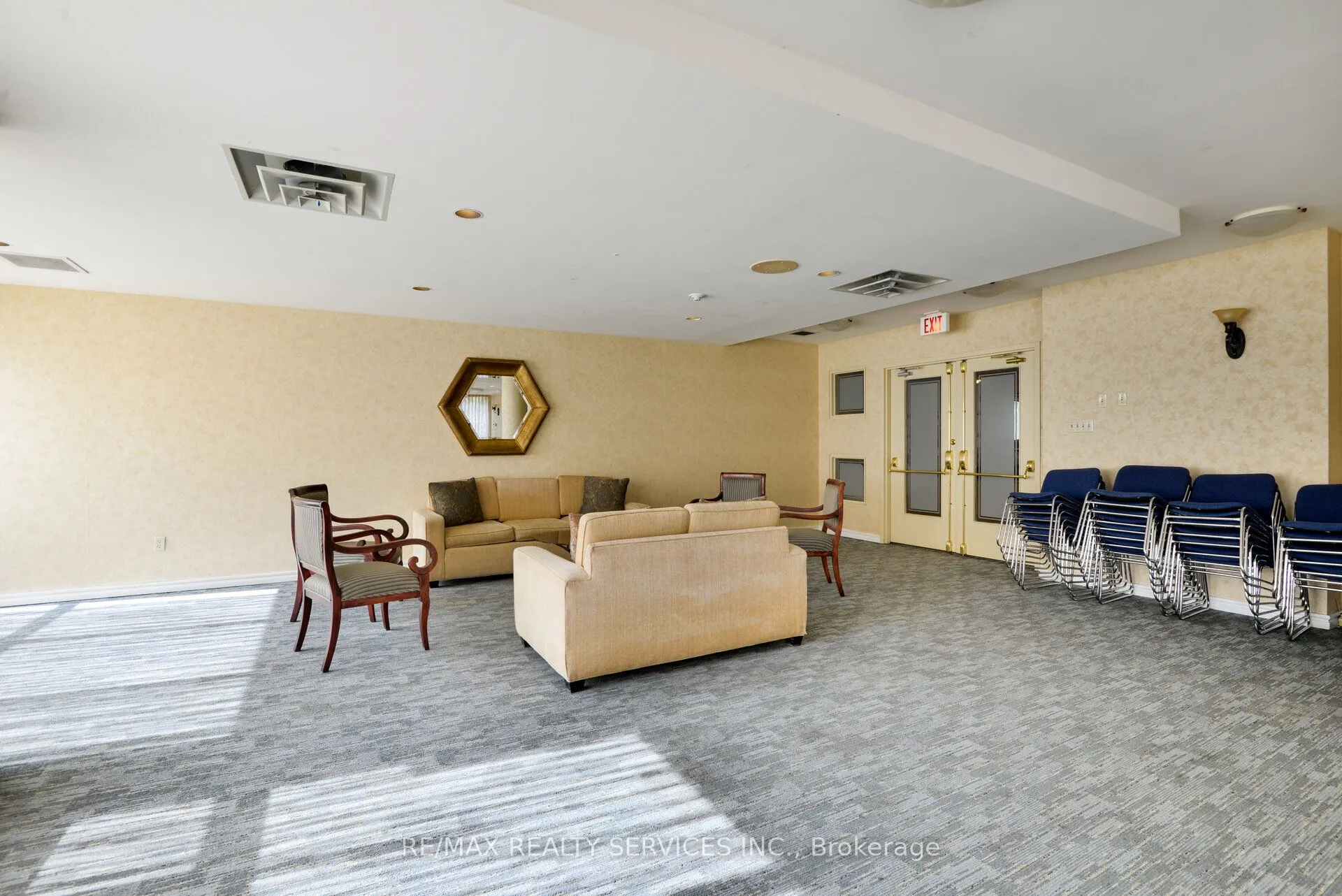 12 Laurelcrest Street, #1213