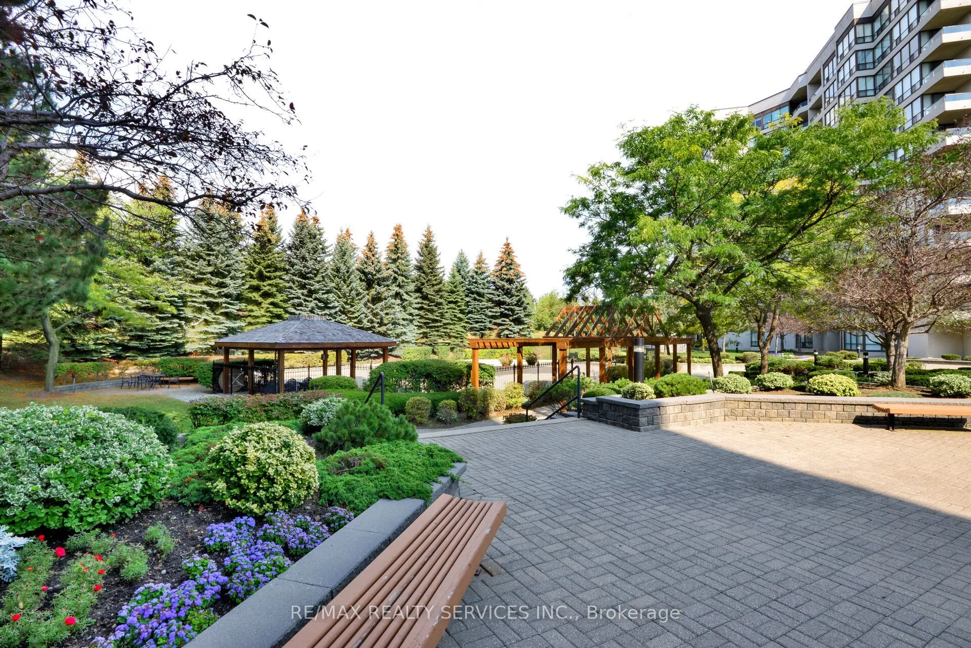12 Laurelcrest Street, #1213