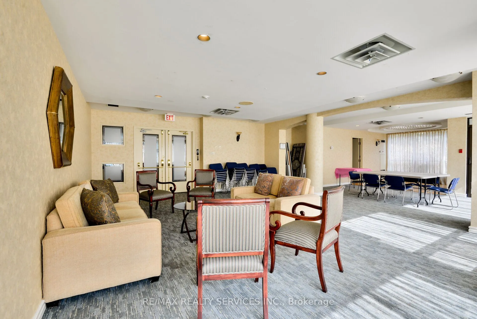 12 Laurelcrest Street, #1213