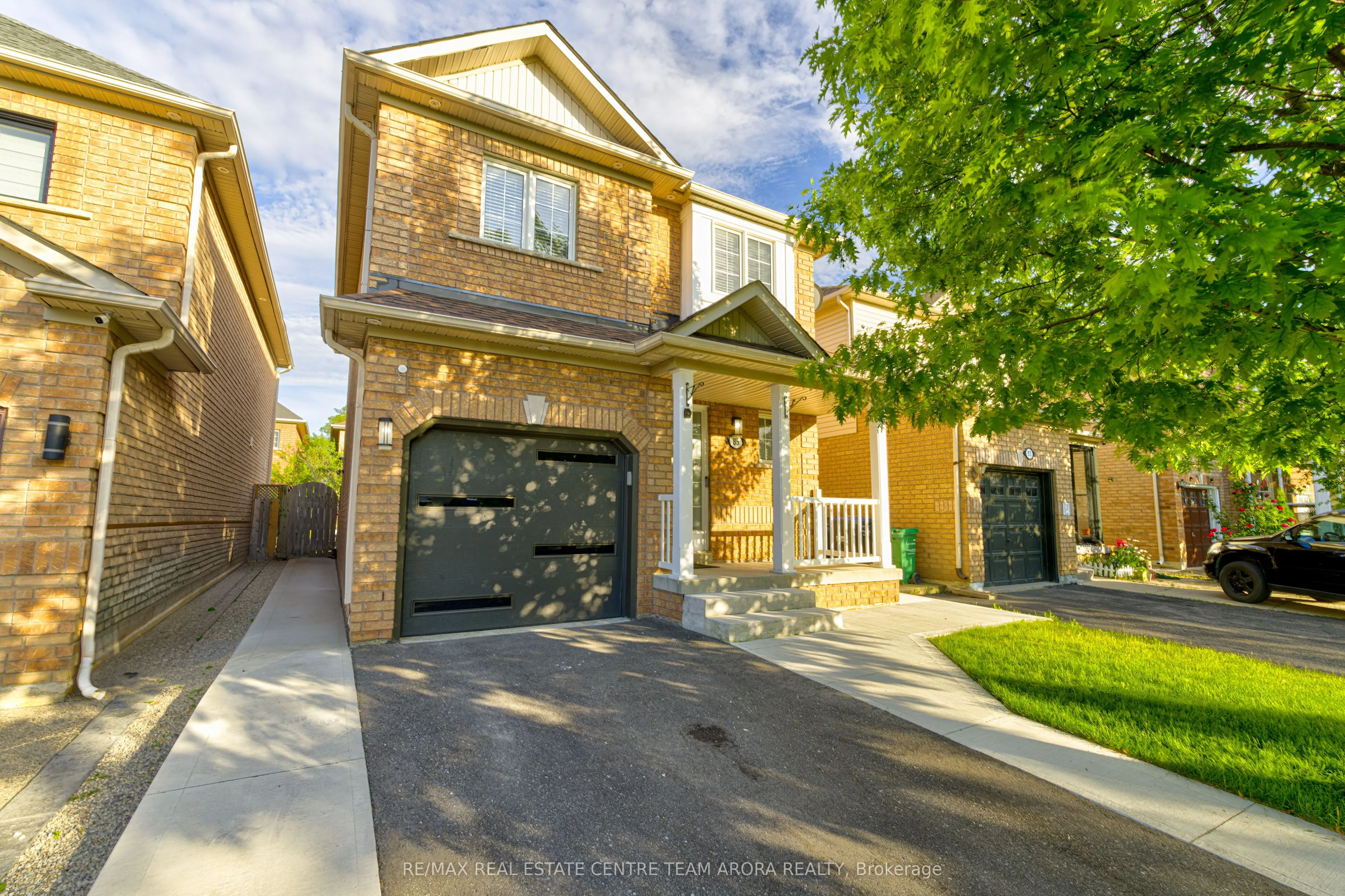 85 Ridgemore Crescent
