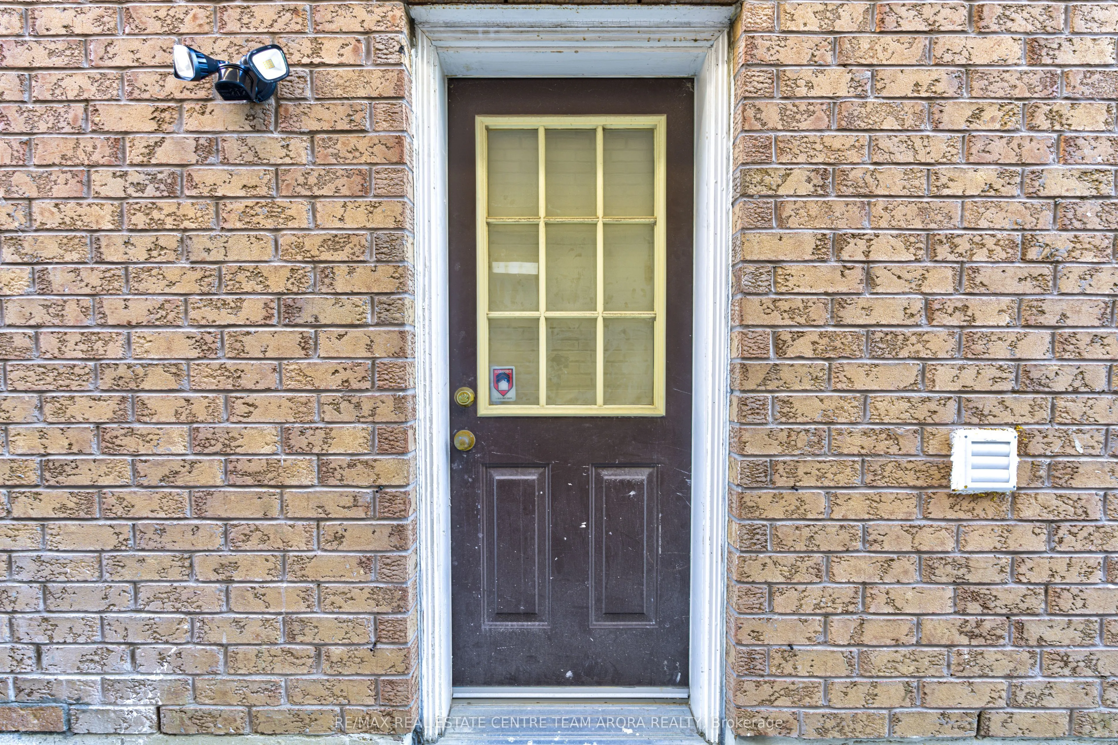 85 Ridgemore Crescent