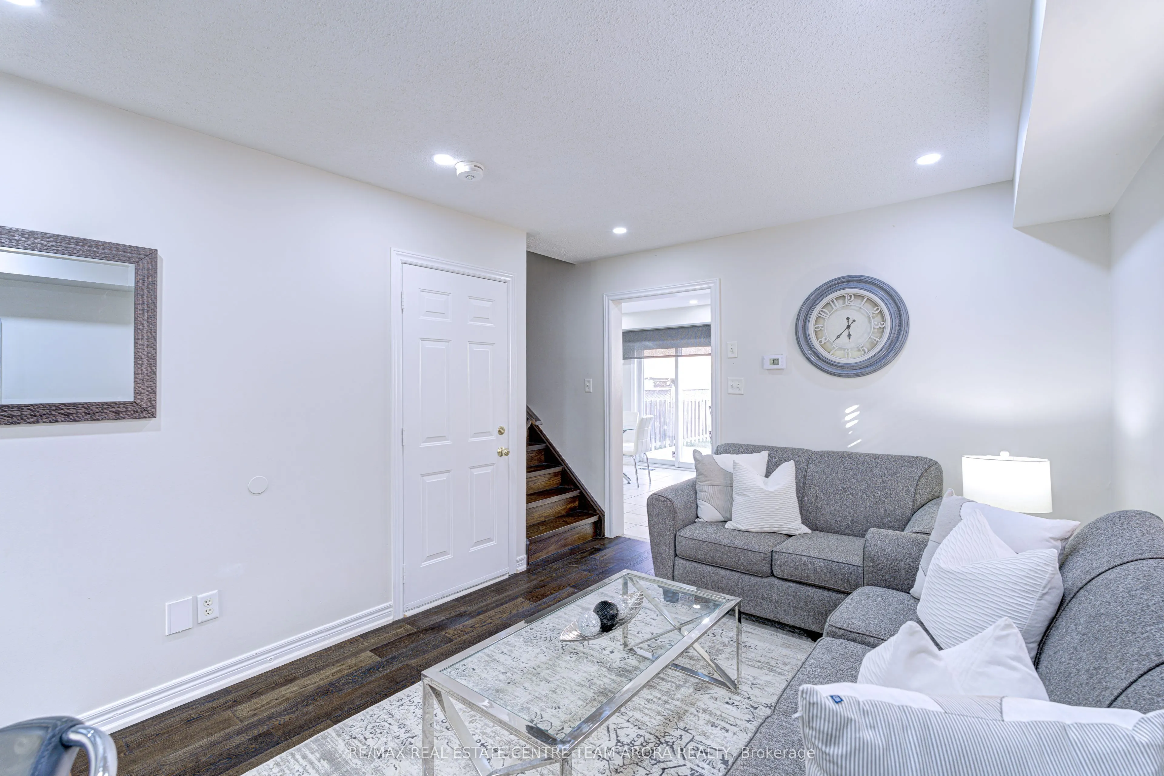 85 Ridgemore Crescent