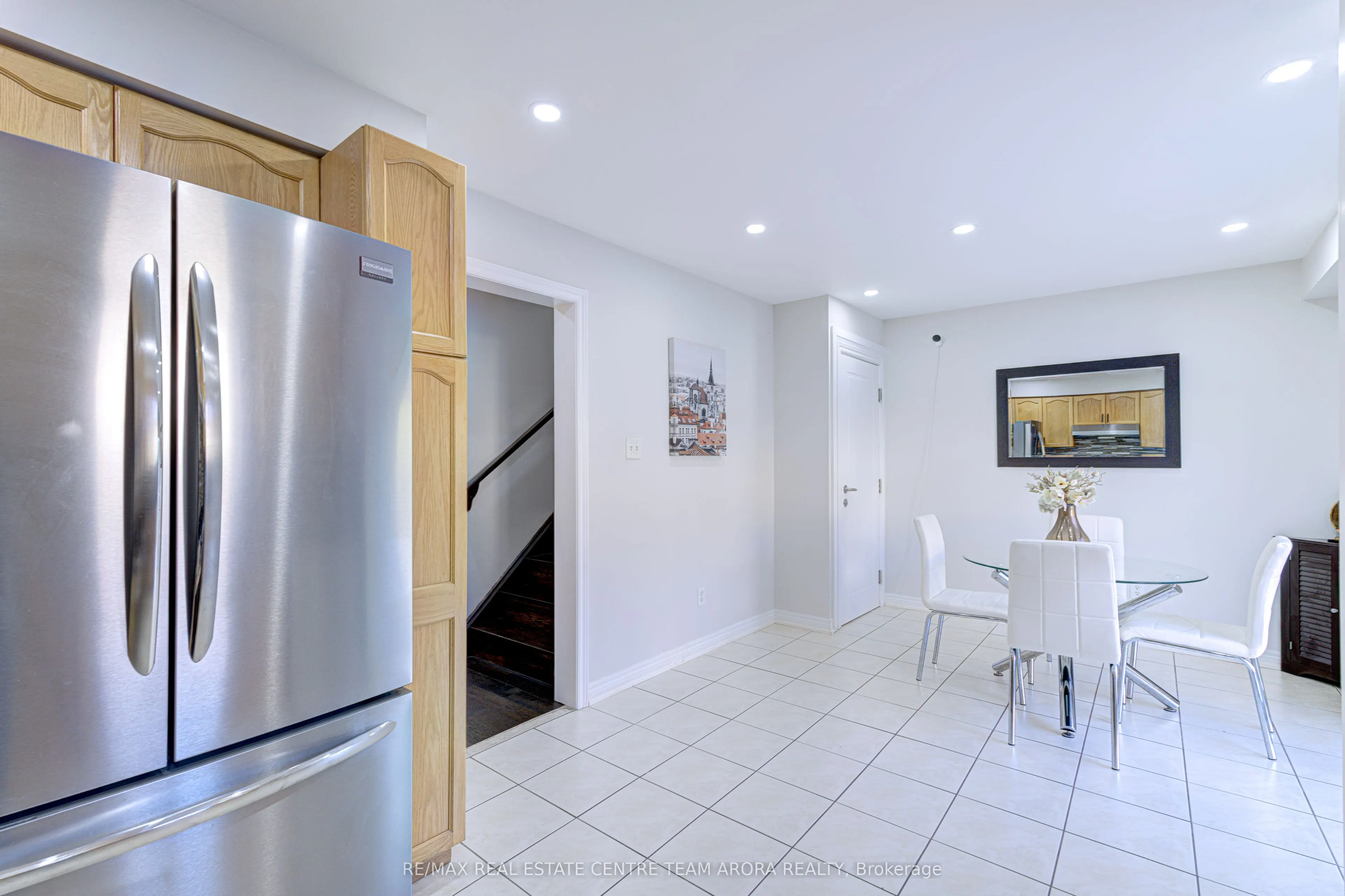 85 Ridgemore Crescent
