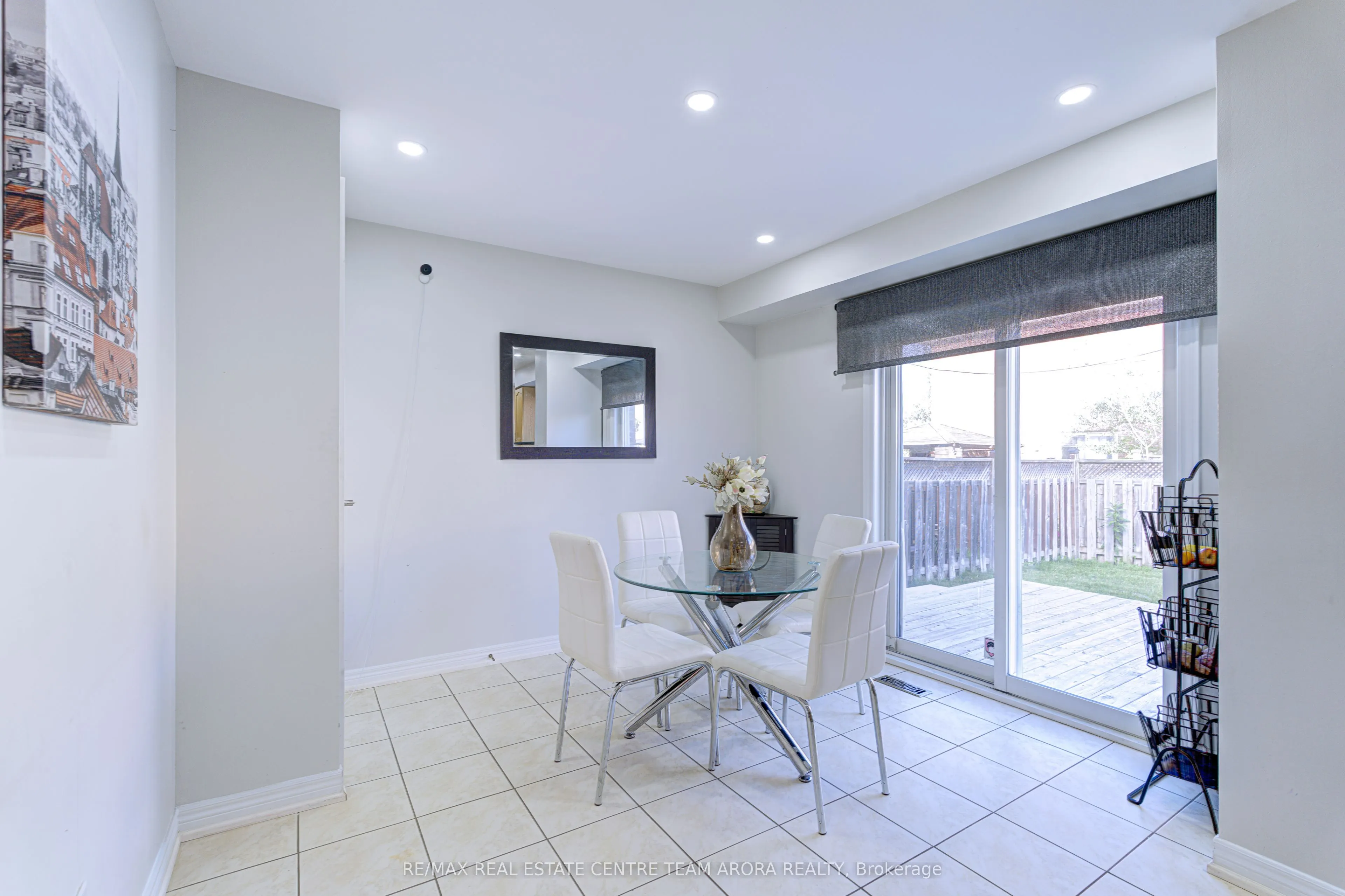 85 Ridgemore Crescent
