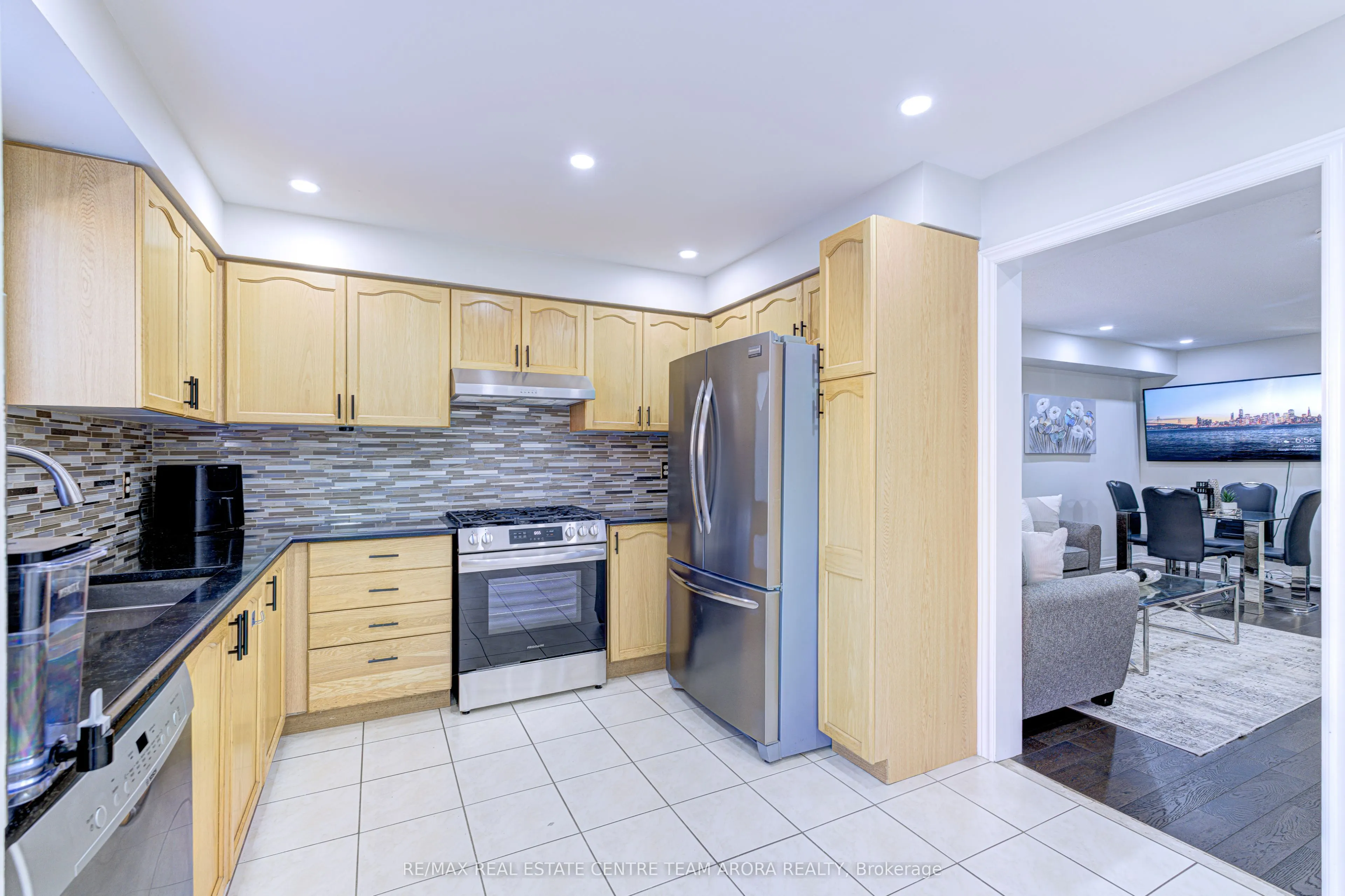 85 Ridgemore Crescent