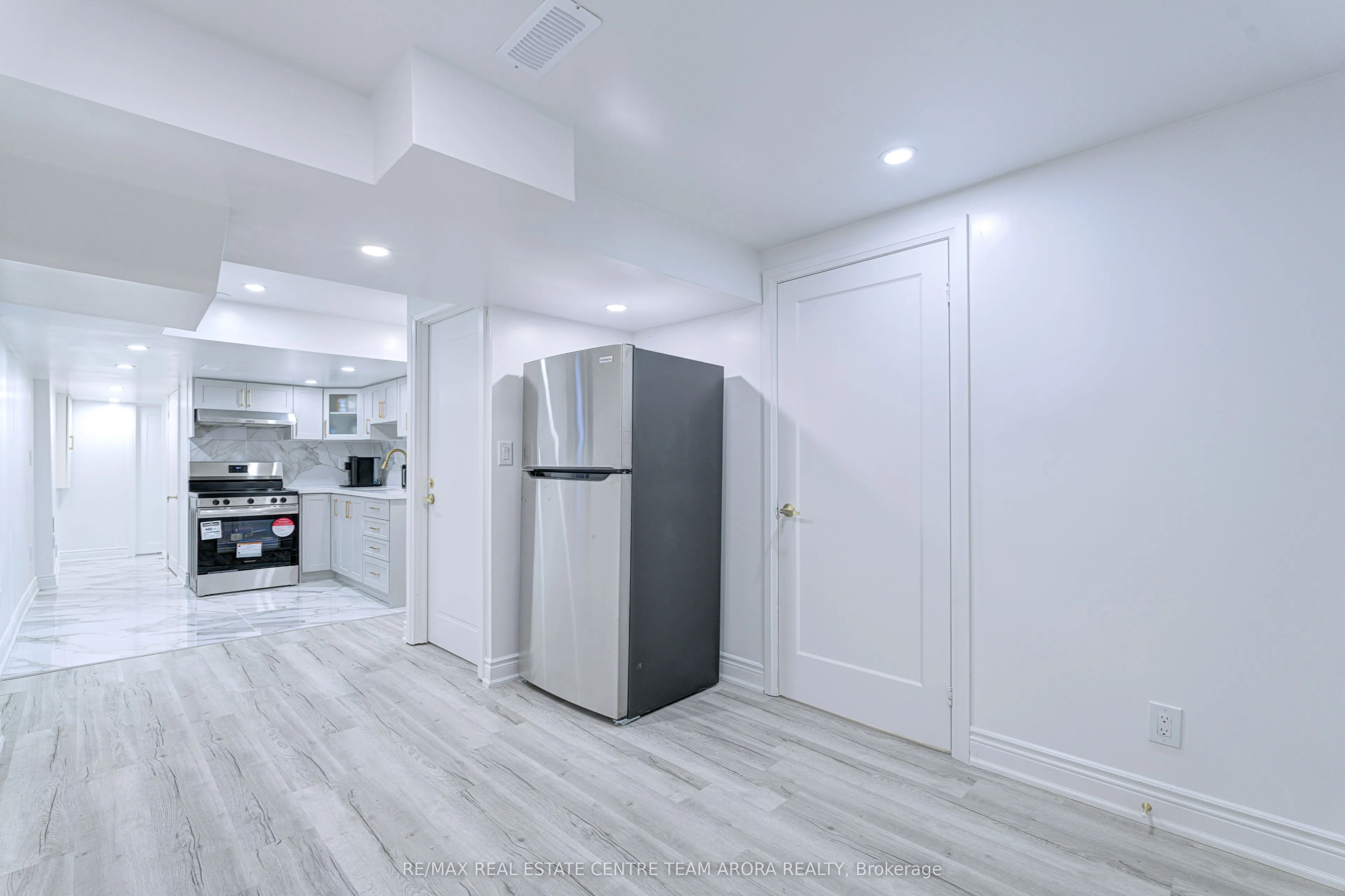 85 Ridgemore Crescent