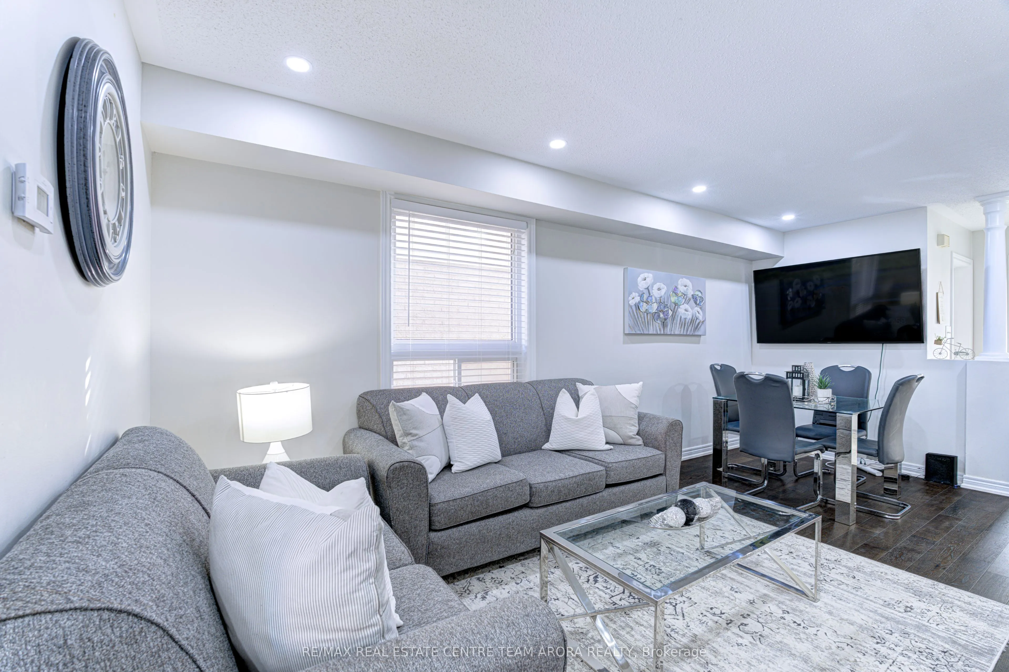 85 Ridgemore Crescent