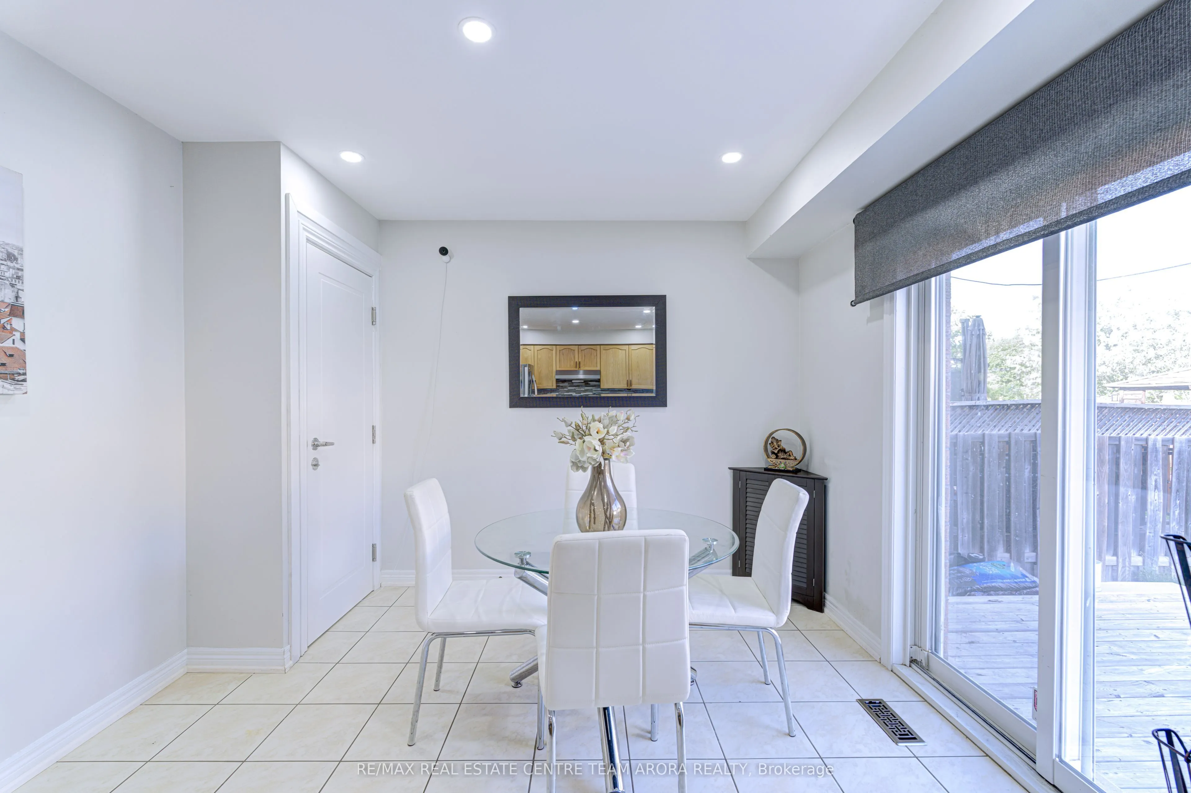 85 Ridgemore Crescent
