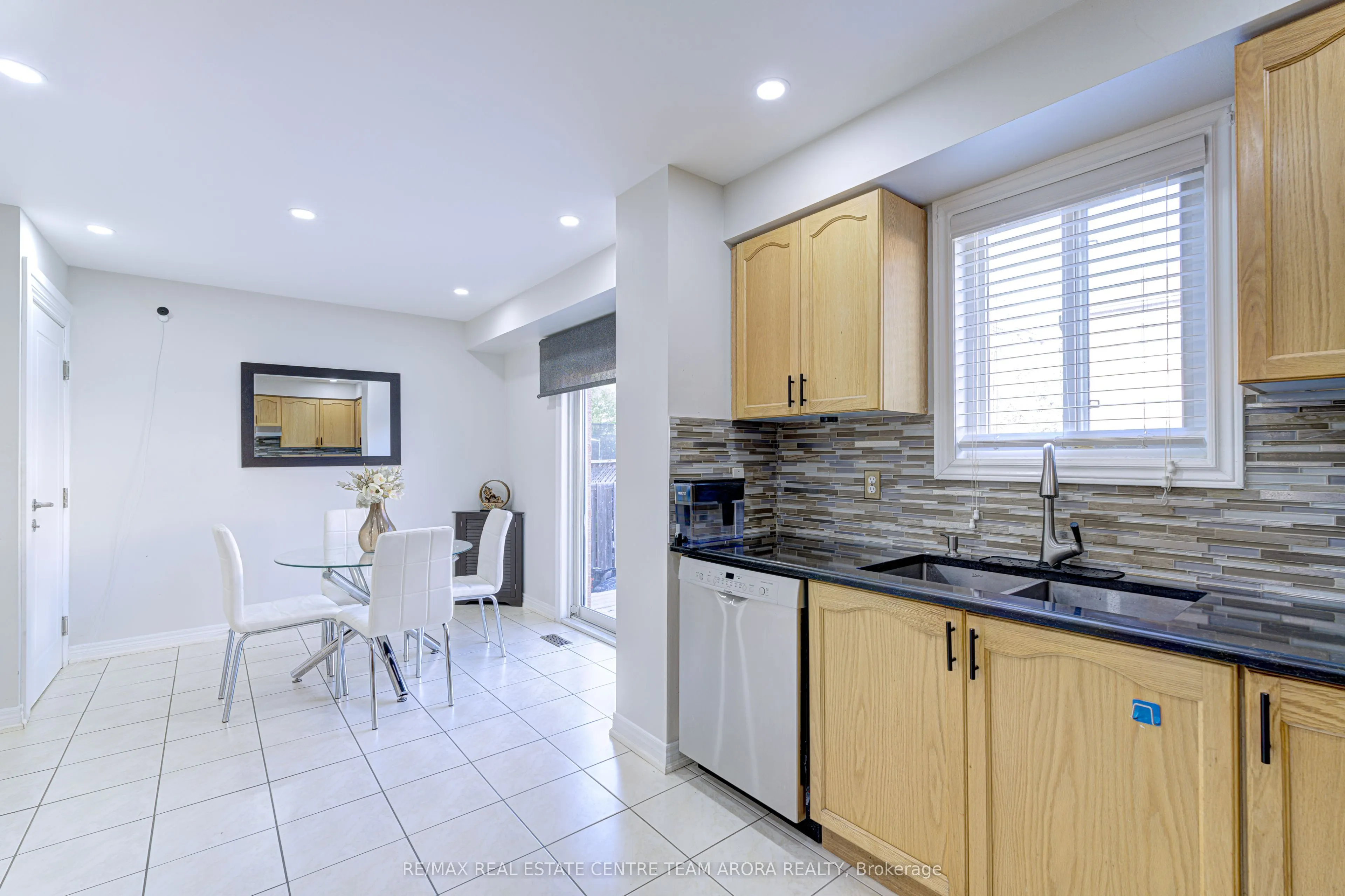 85 Ridgemore Crescent