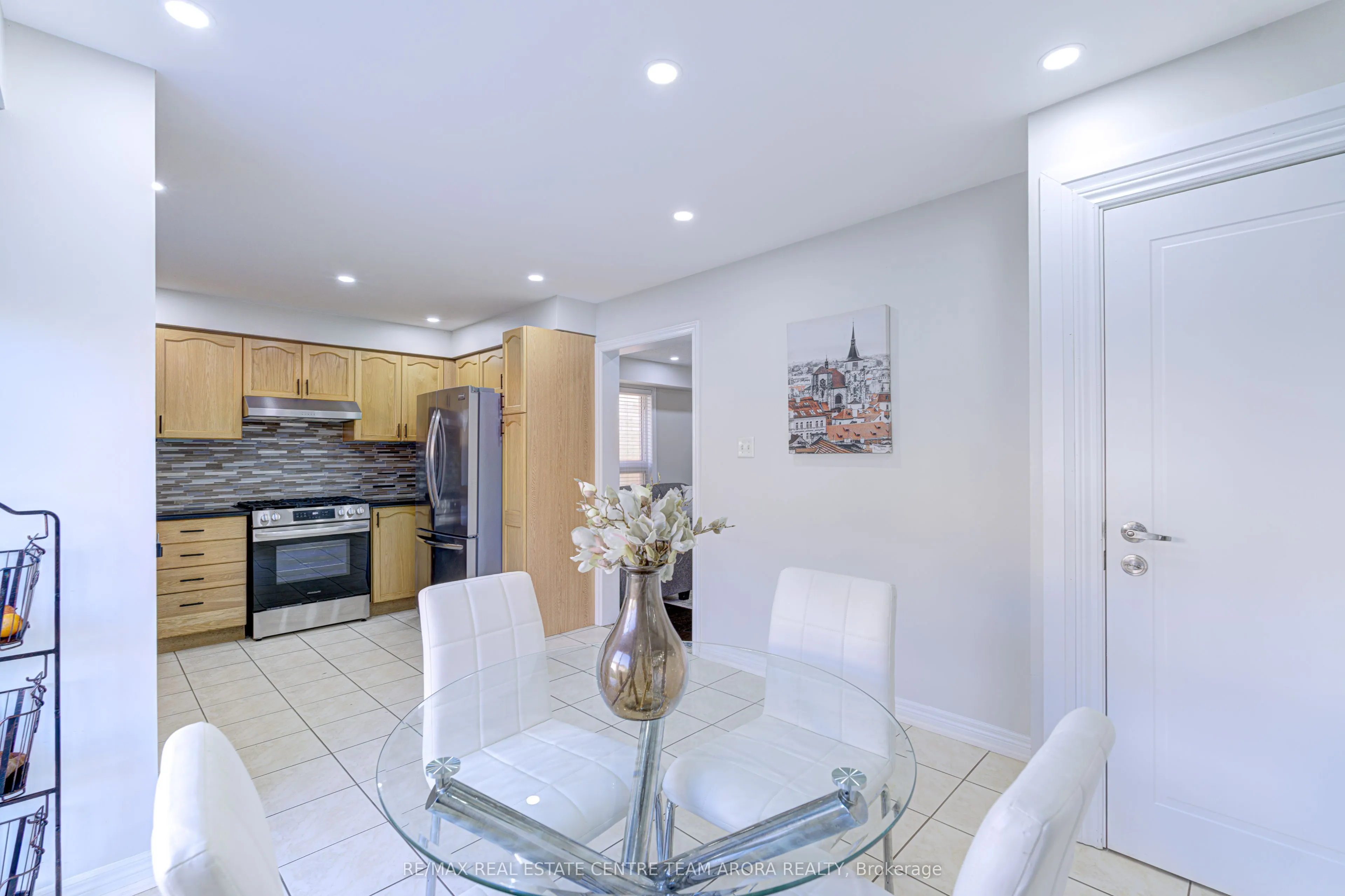 85 Ridgemore Crescent