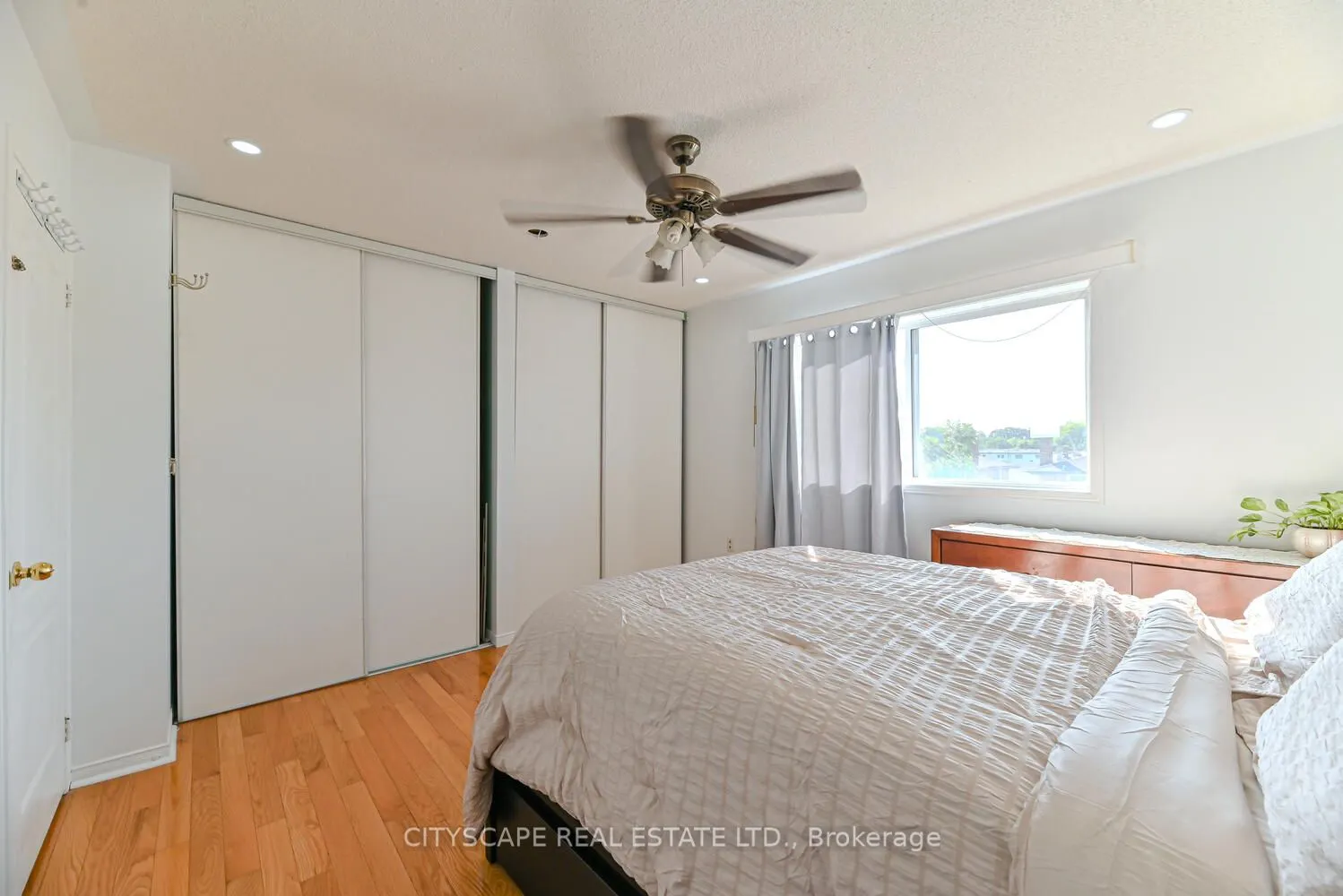3020 Cedarglen Gate, #35