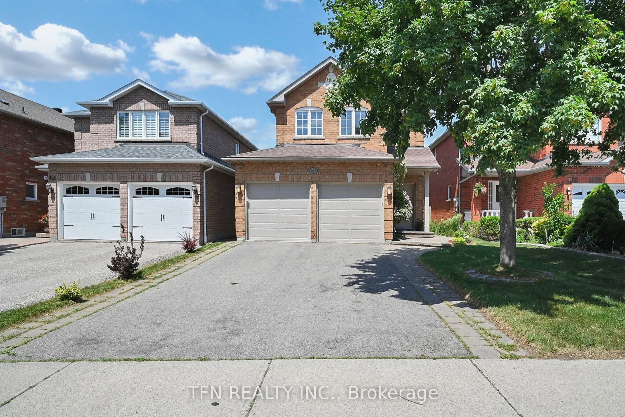 851 Clemens Crescent