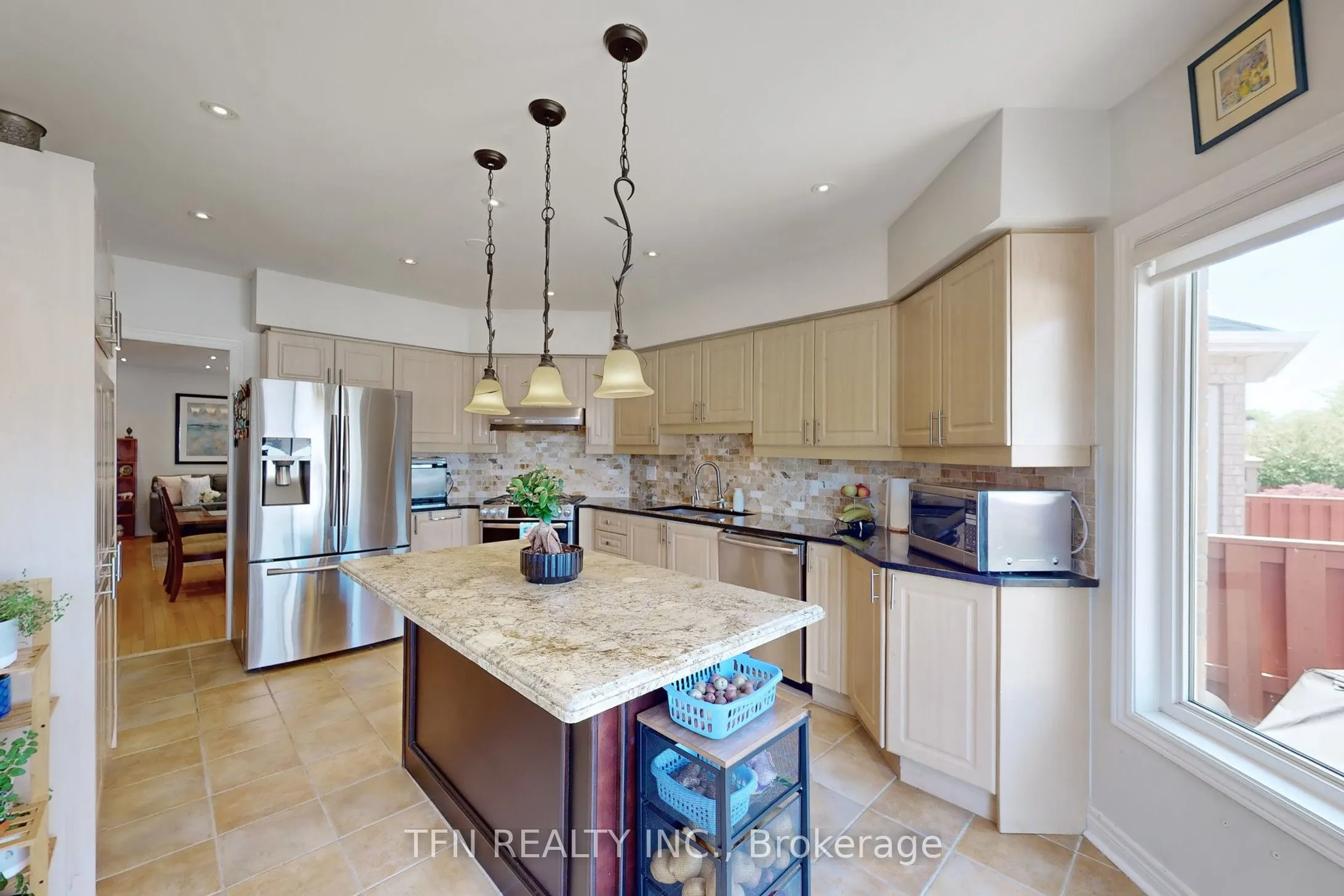 851 Clemens Crescent