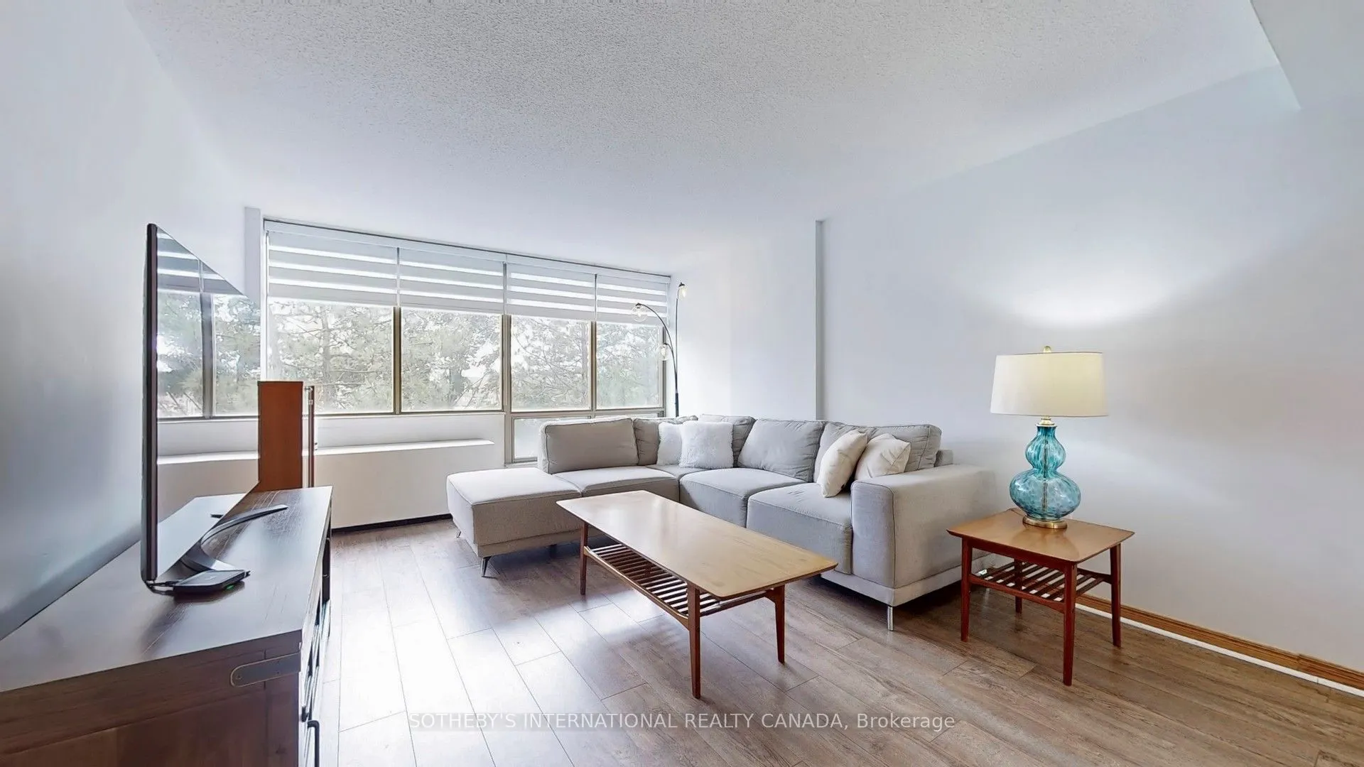 25 Fairview Road W, #406