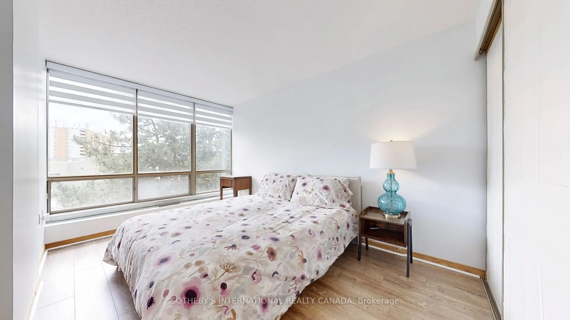 25 Fairview Road W, #406