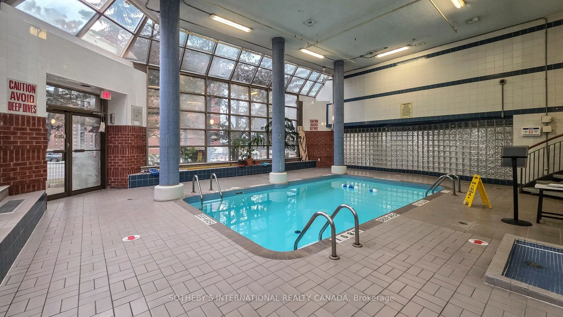 25 Fairview Road W, #406