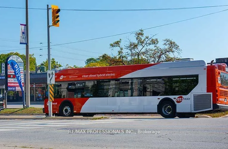 1575 Lakeshore Road W, #GR20