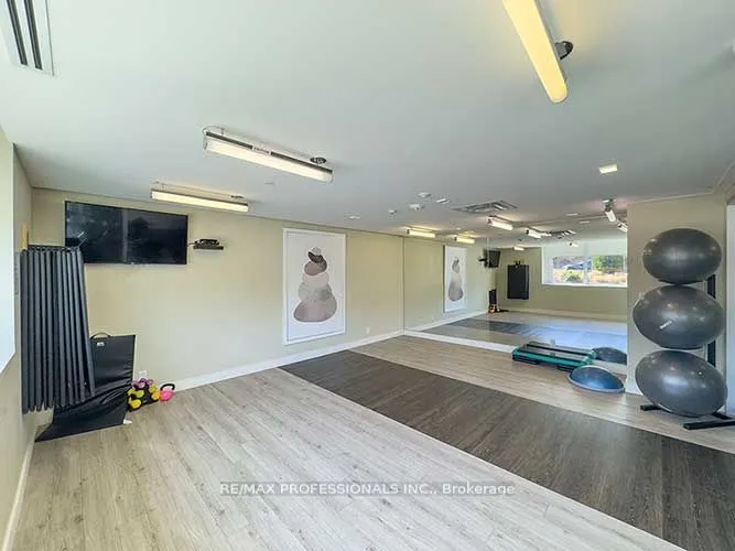 1575 Lakeshore Road W, #GR20