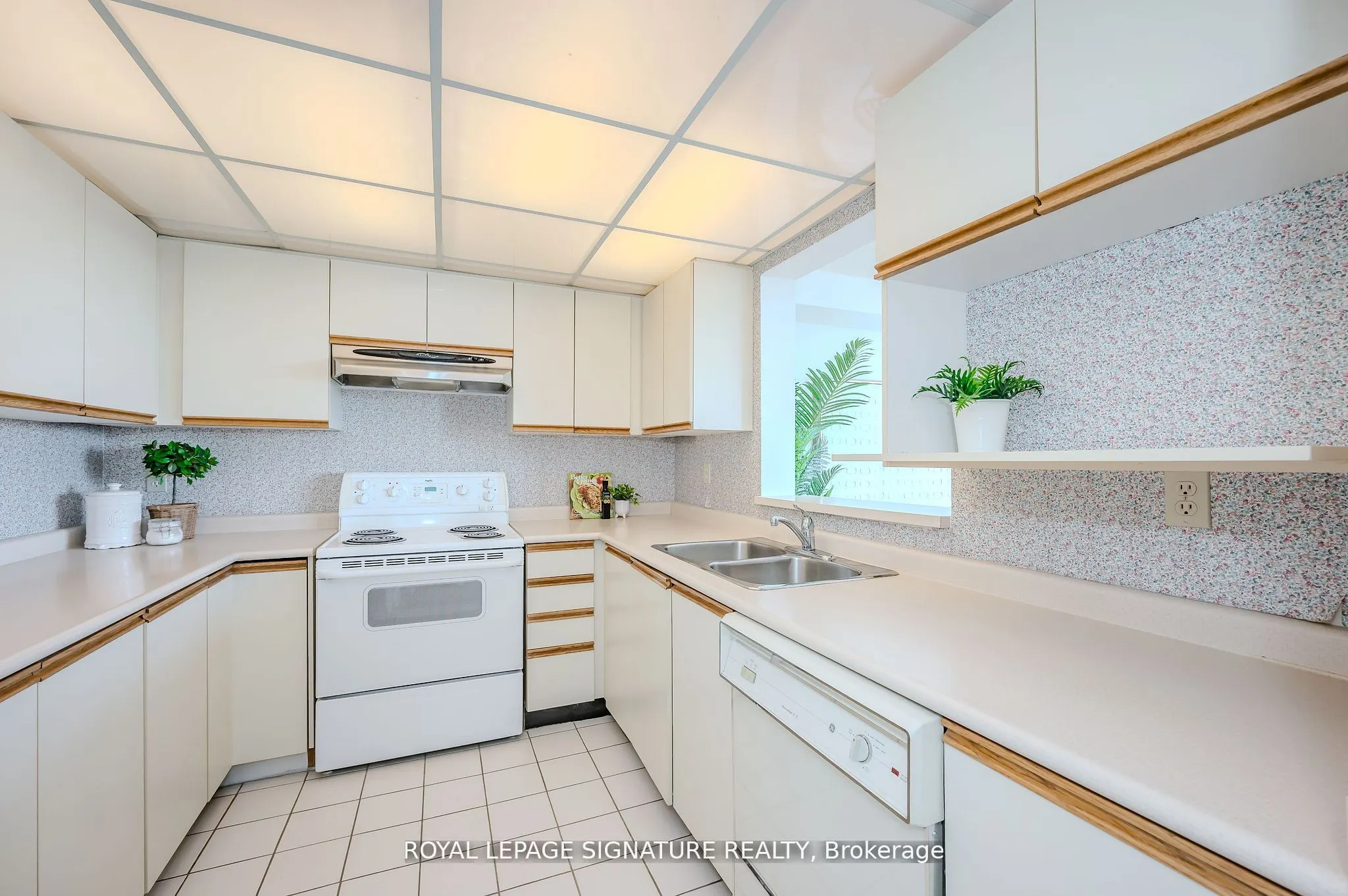 26 Hall Road, #412