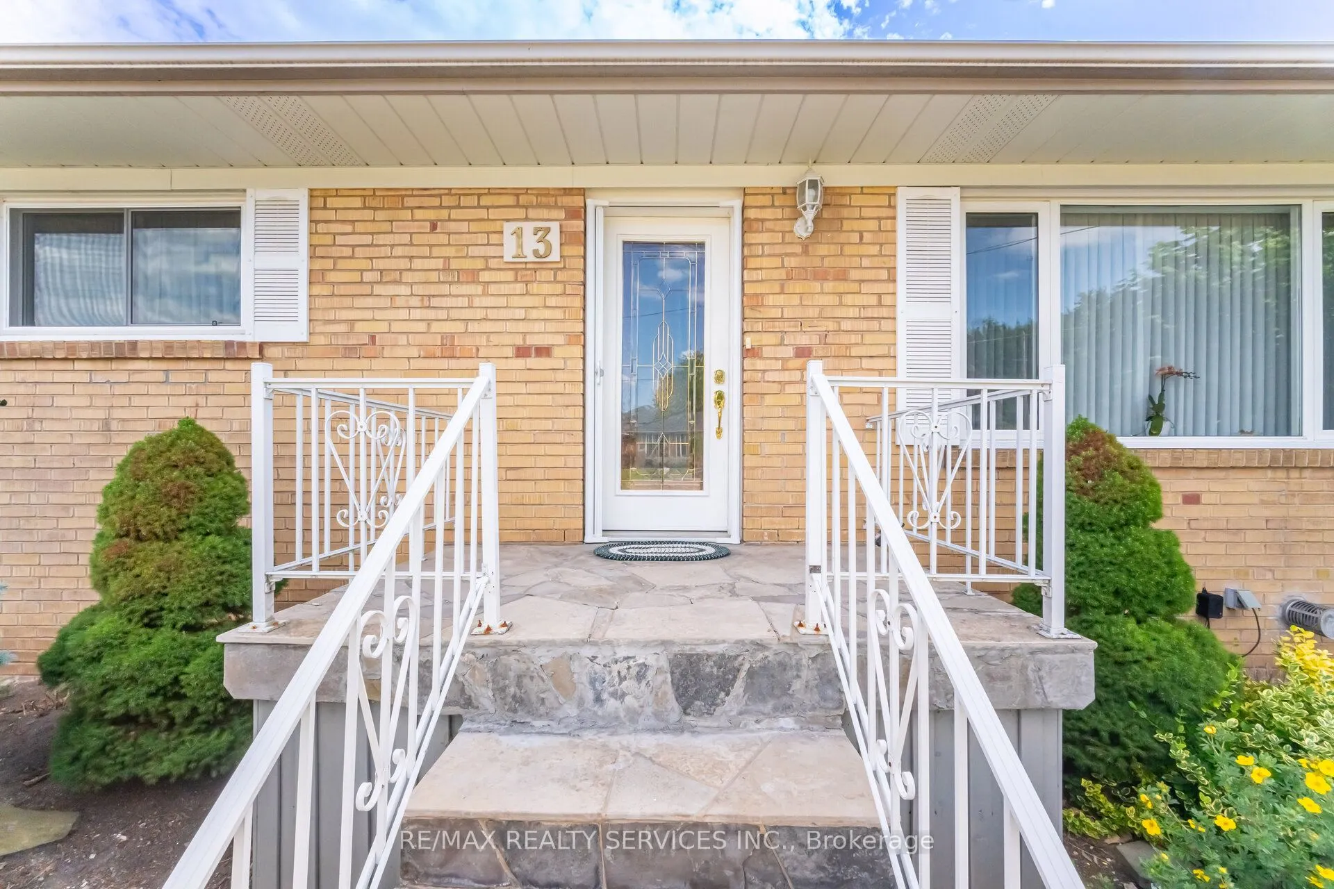 13 Bairstow Crescent