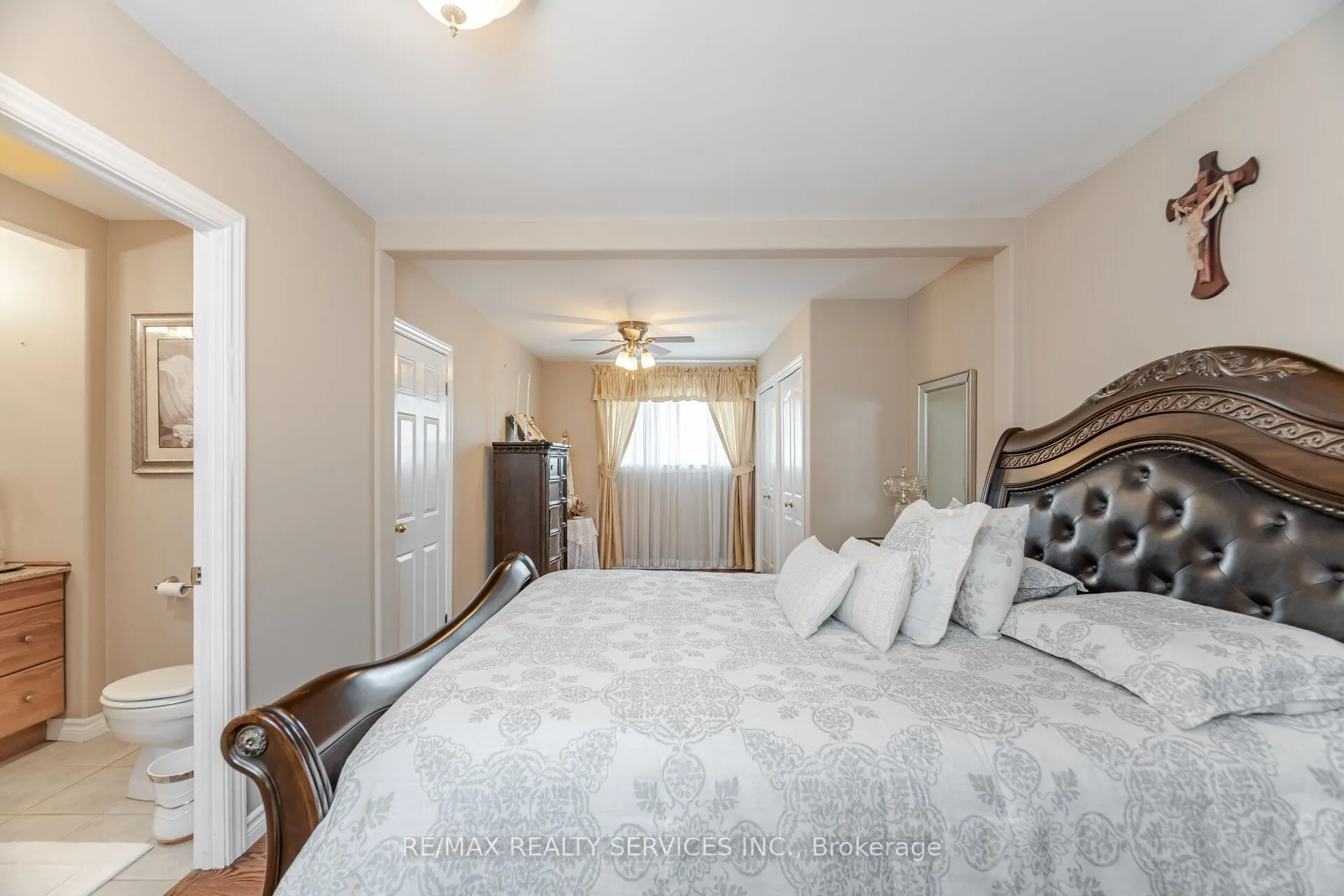 13 Bairstow Crescent