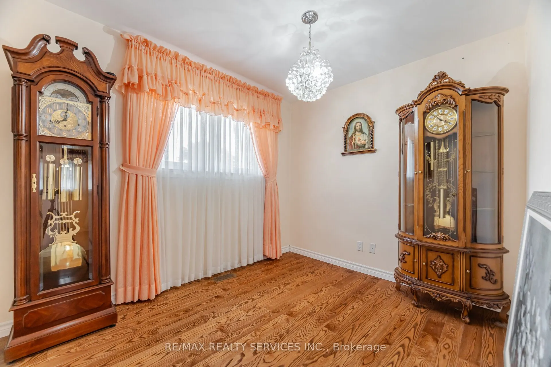 13 Bairstow Crescent