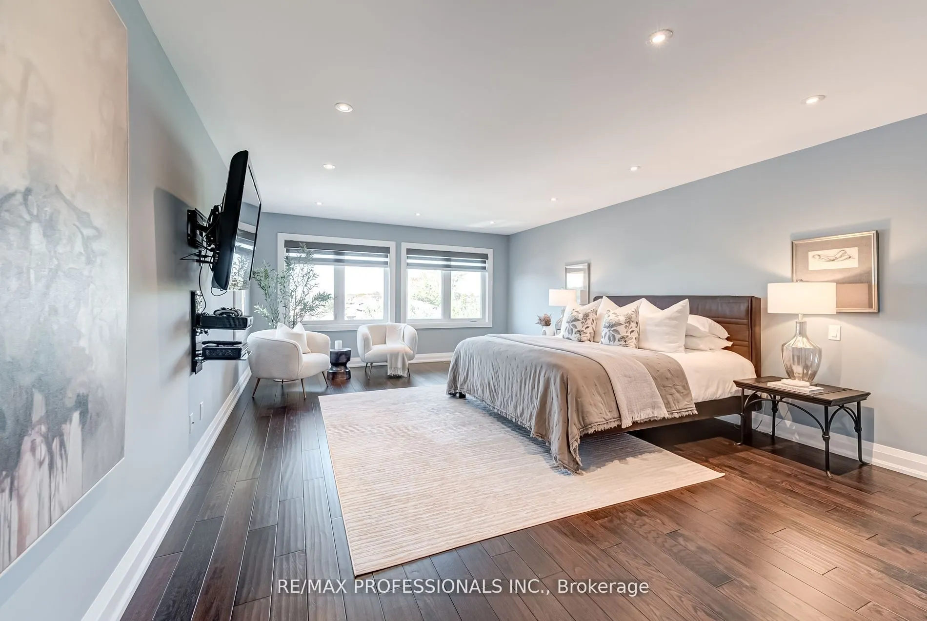372 Silverthorn Avenue