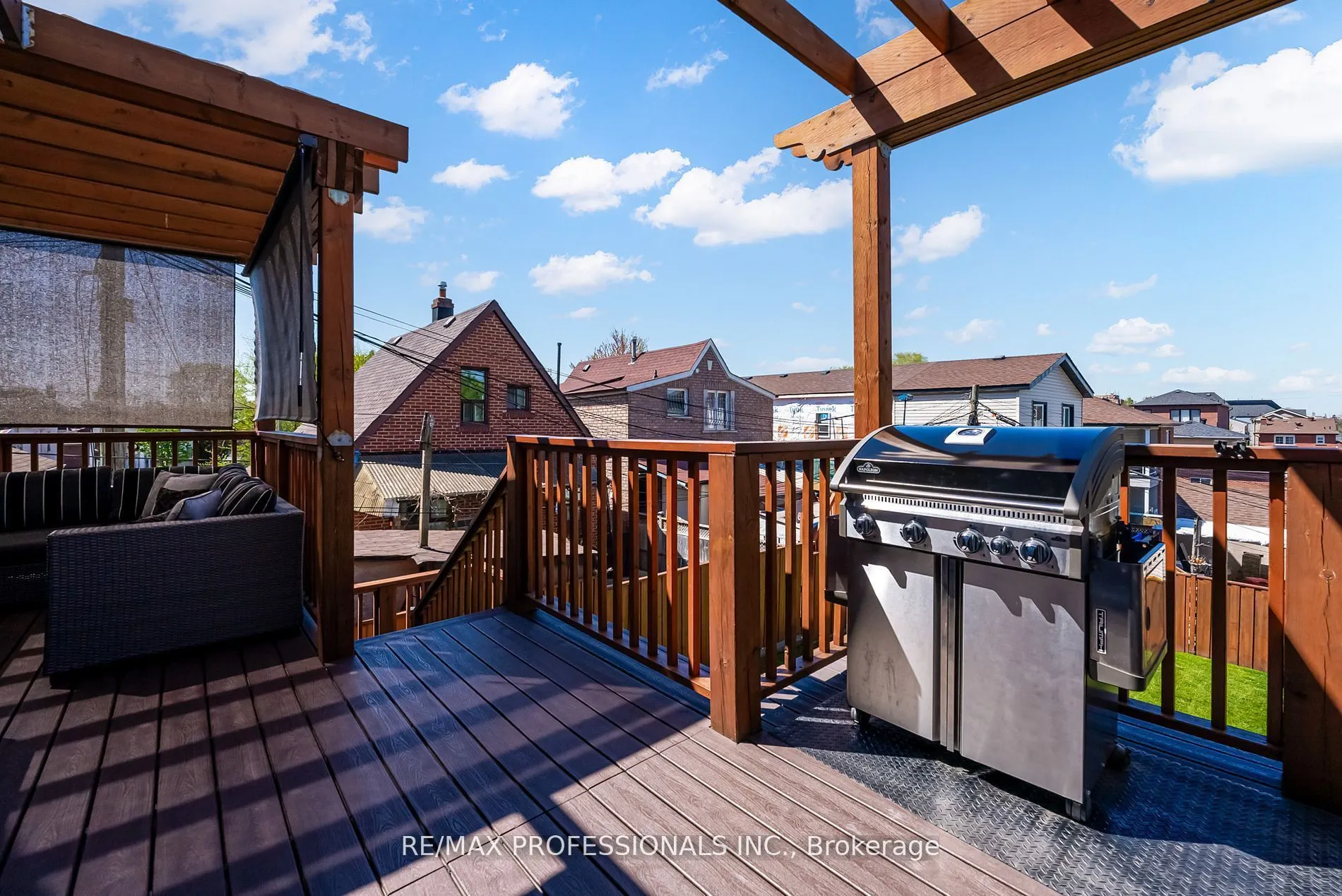 372 Silverthorn Avenue