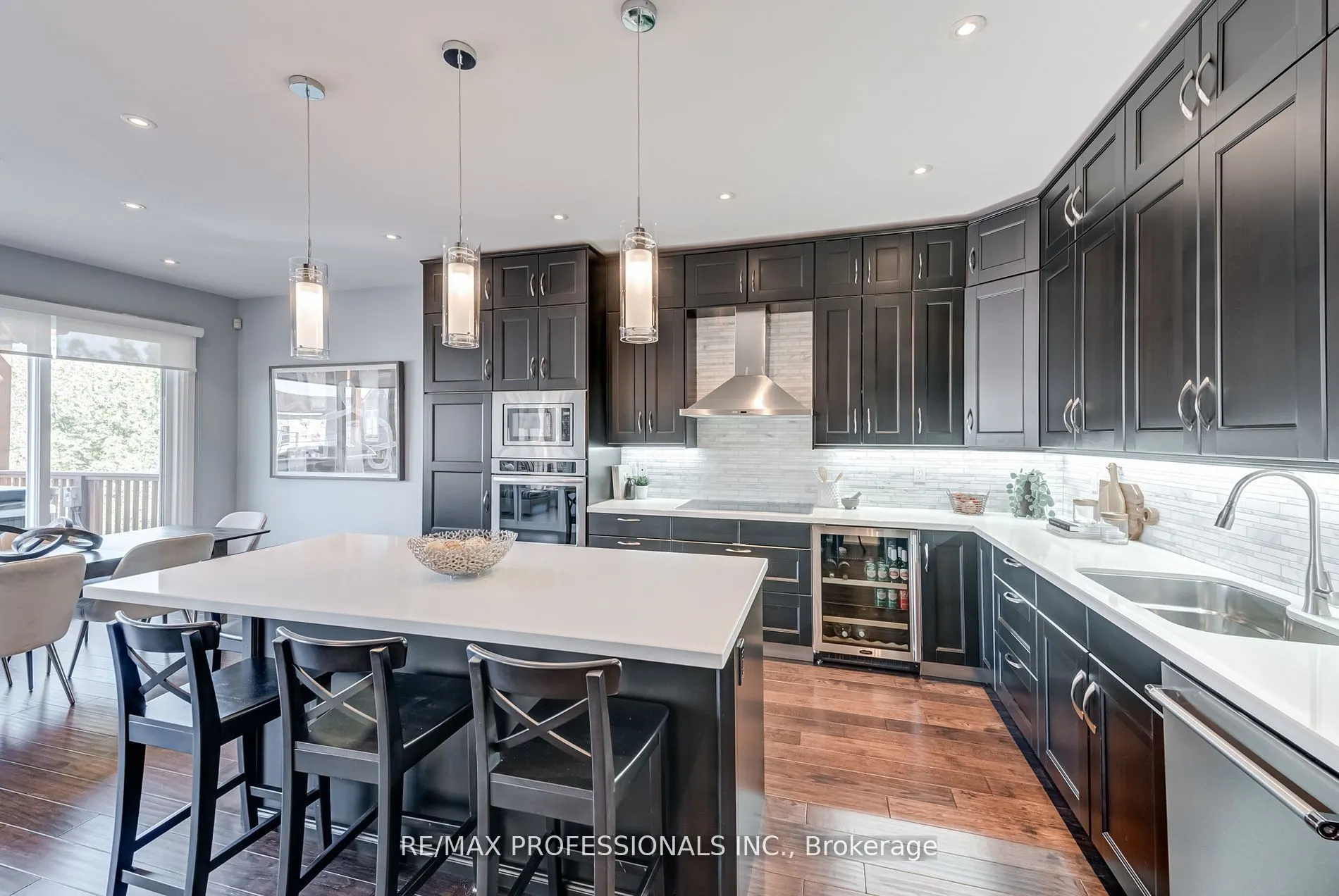 372 Silverthorn Avenue
