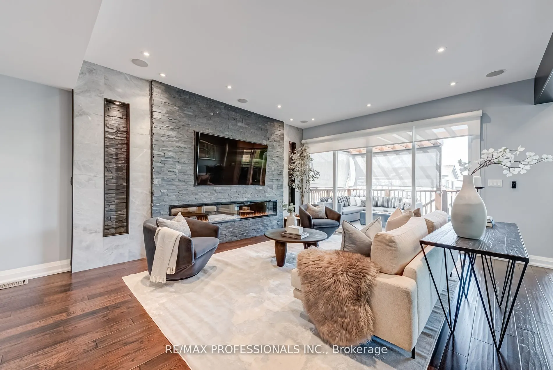 372 Silverthorn Avenue