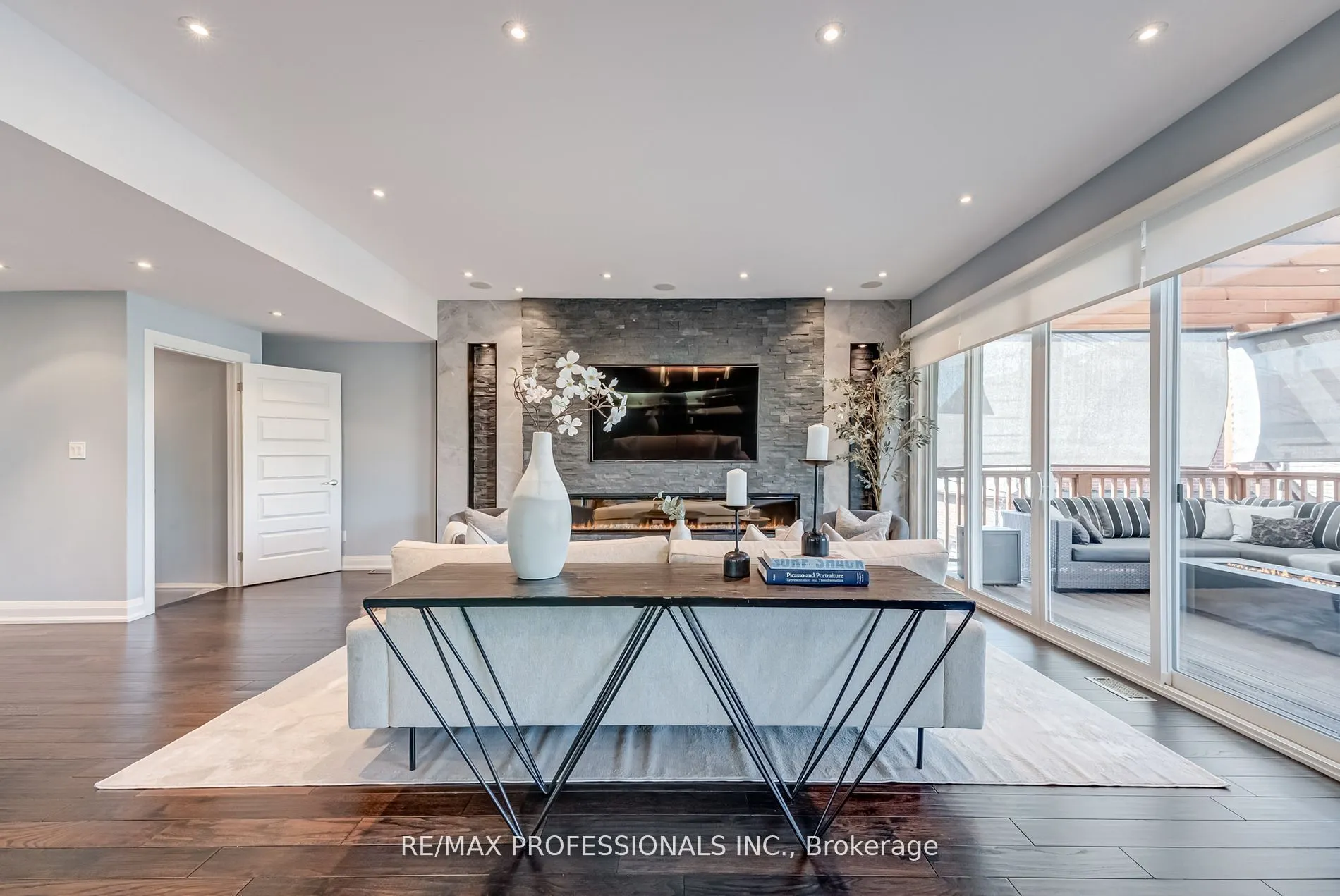 372 Silverthorn Avenue