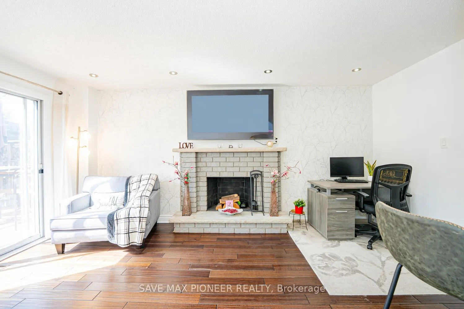 228 Lech Walesa Drive