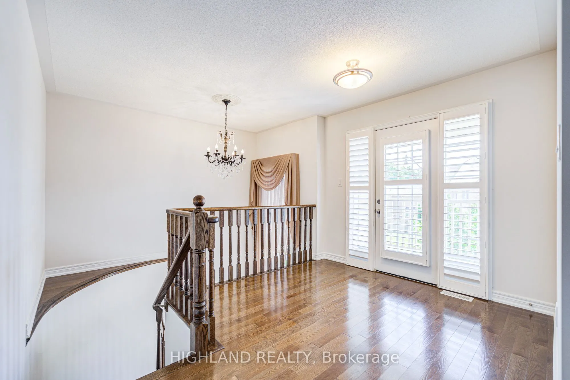 66 GEORGE ROBINSON Drive