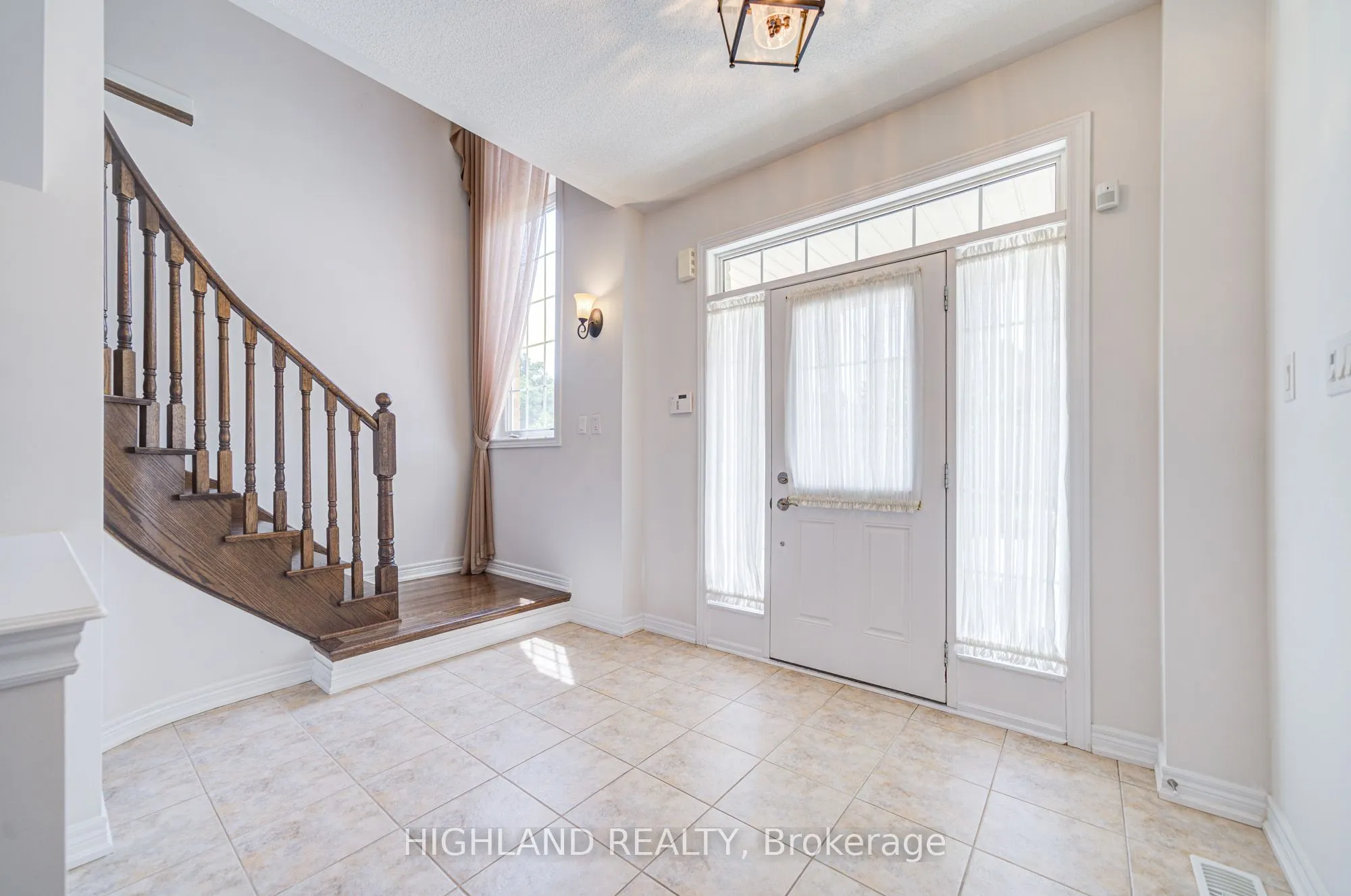 66 GEORGE ROBINSON Drive